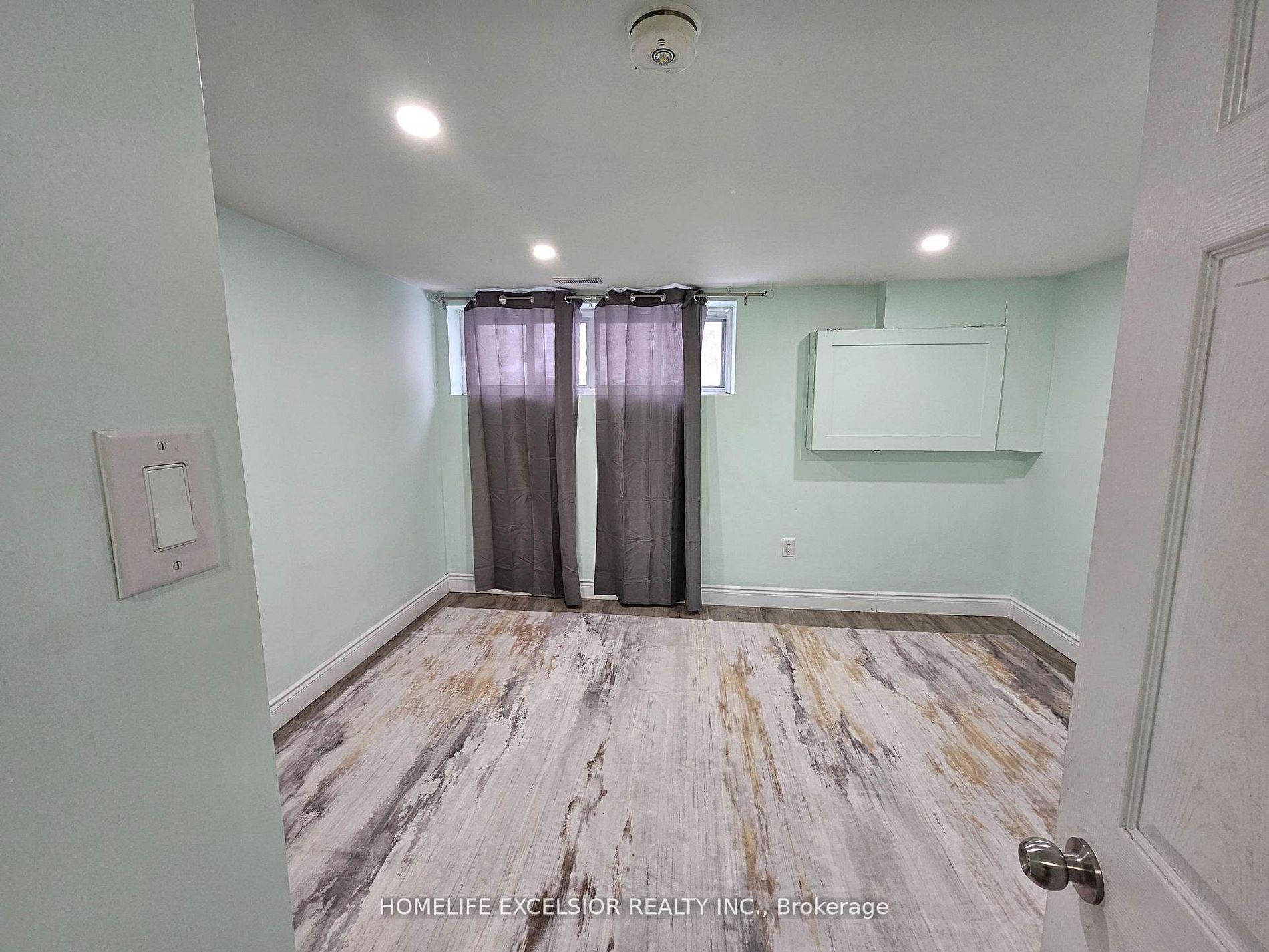 Photo 9 of 82 Pandora Circle, Scarborough, Woburn — HOMEH