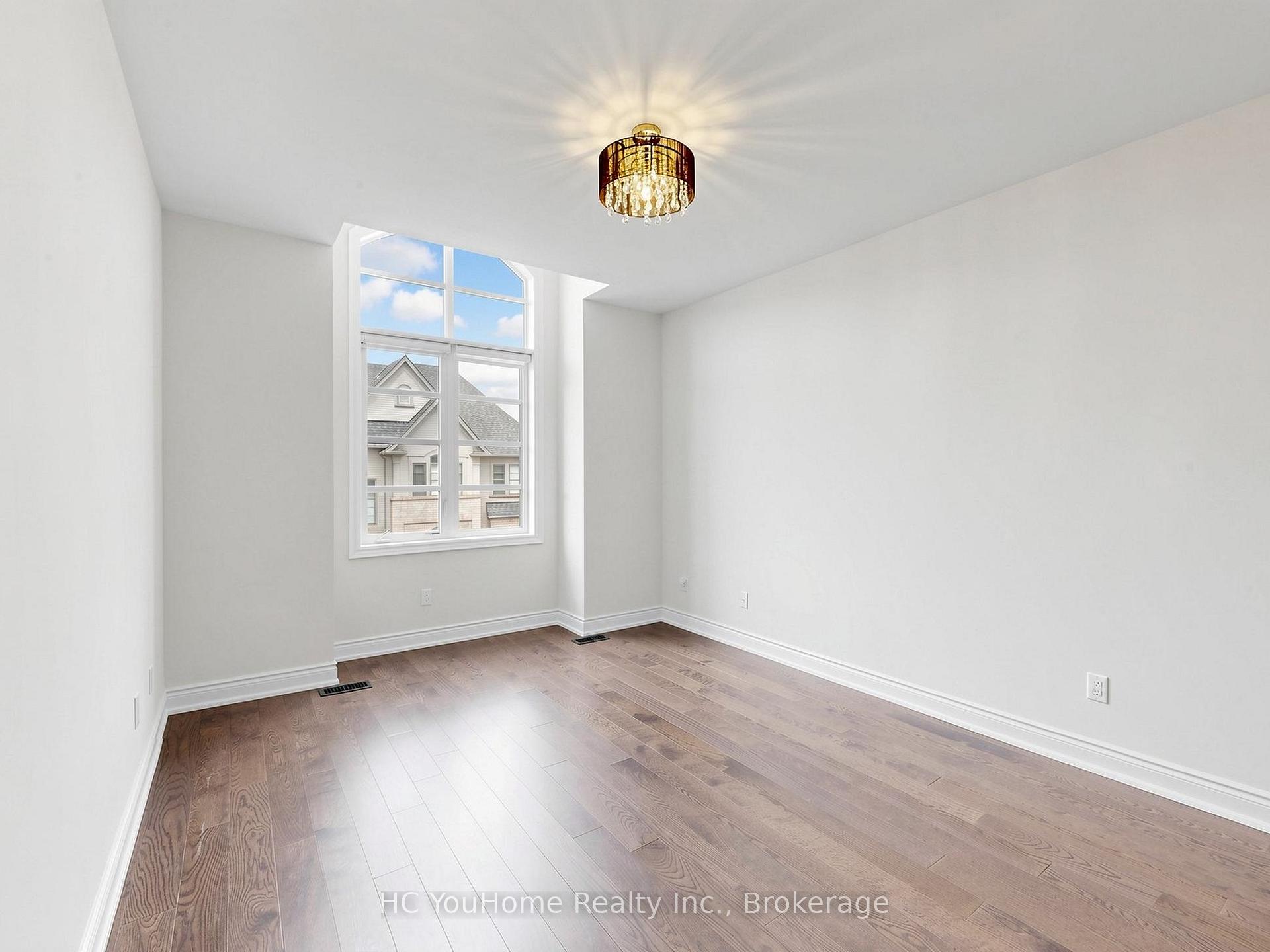 Photo 34 of 70 Threshing Mill Boulevard, Oakville, Glenorchy — HOMEH