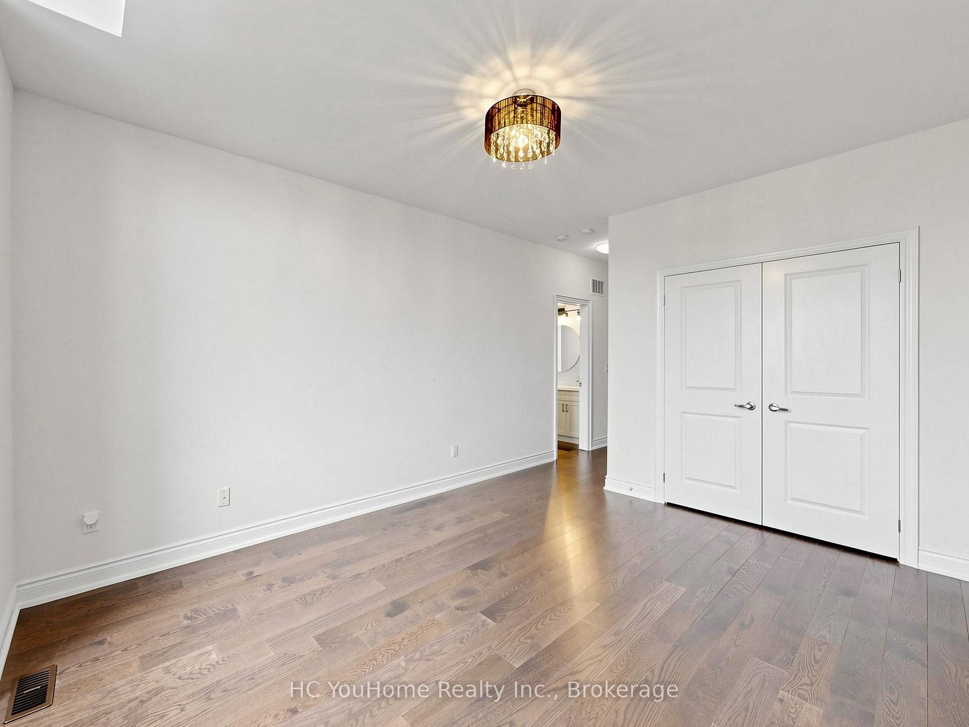 Photo 35 of 70 Threshing Mill Boulevard, Oakville, Glenorchy — HOMEH