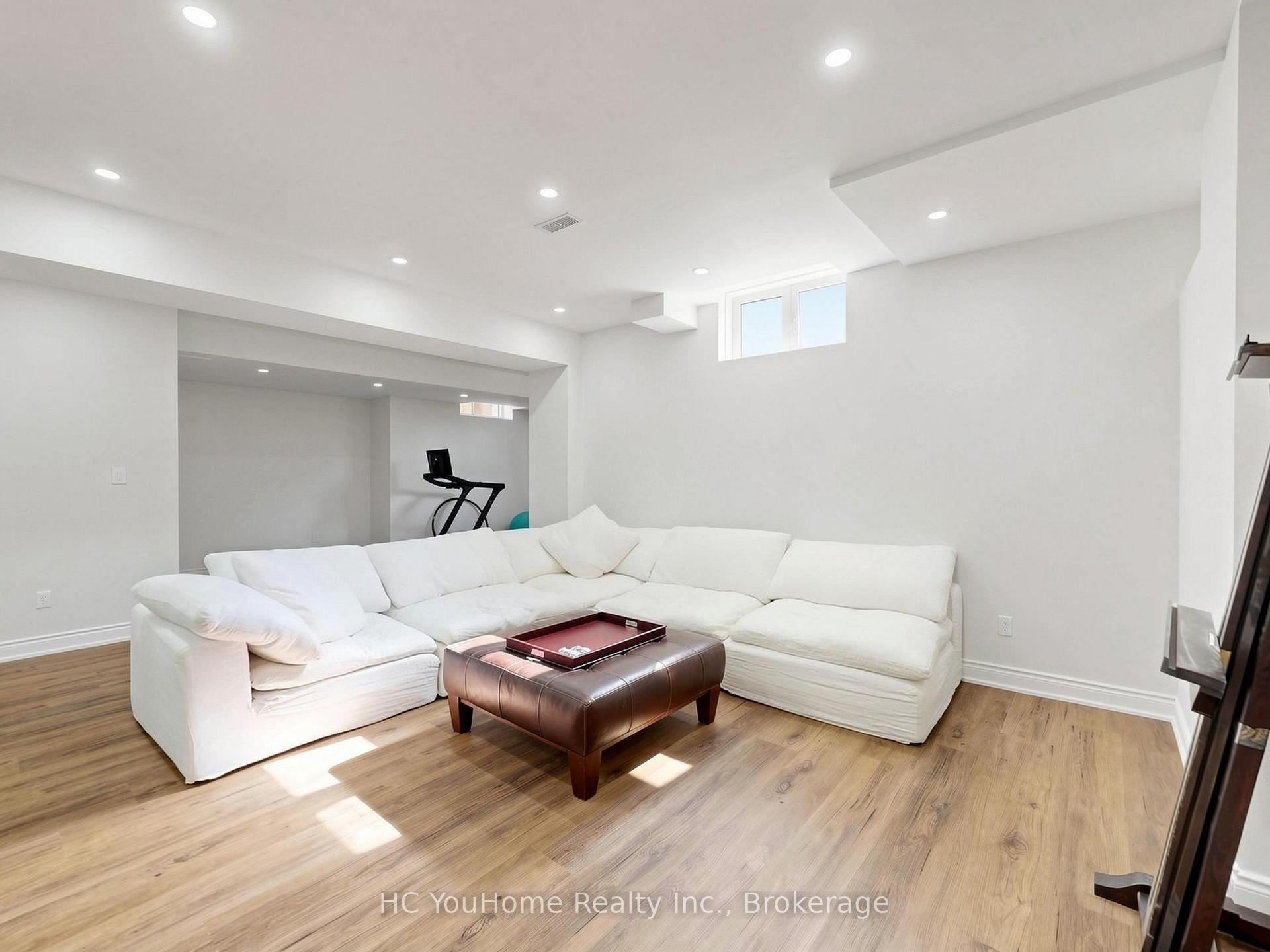 Photo 44 of 70 Threshing Mill Boulevard, Oakville, Glenorchy — HOMEH