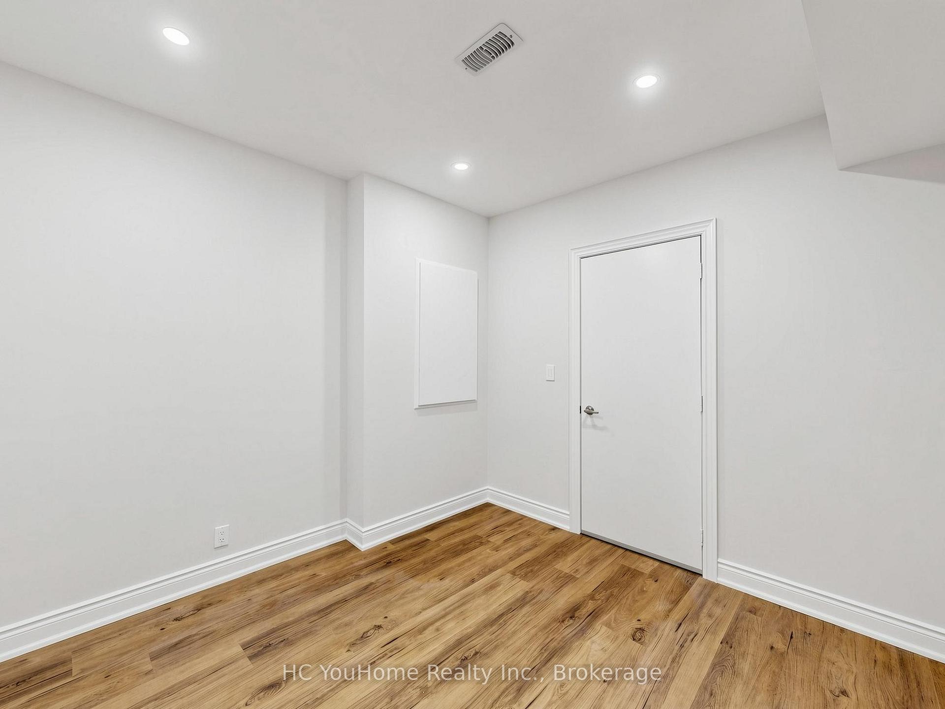 Photo 47 of 70 Threshing Mill Boulevard, Oakville, Glenorchy — HOMEH