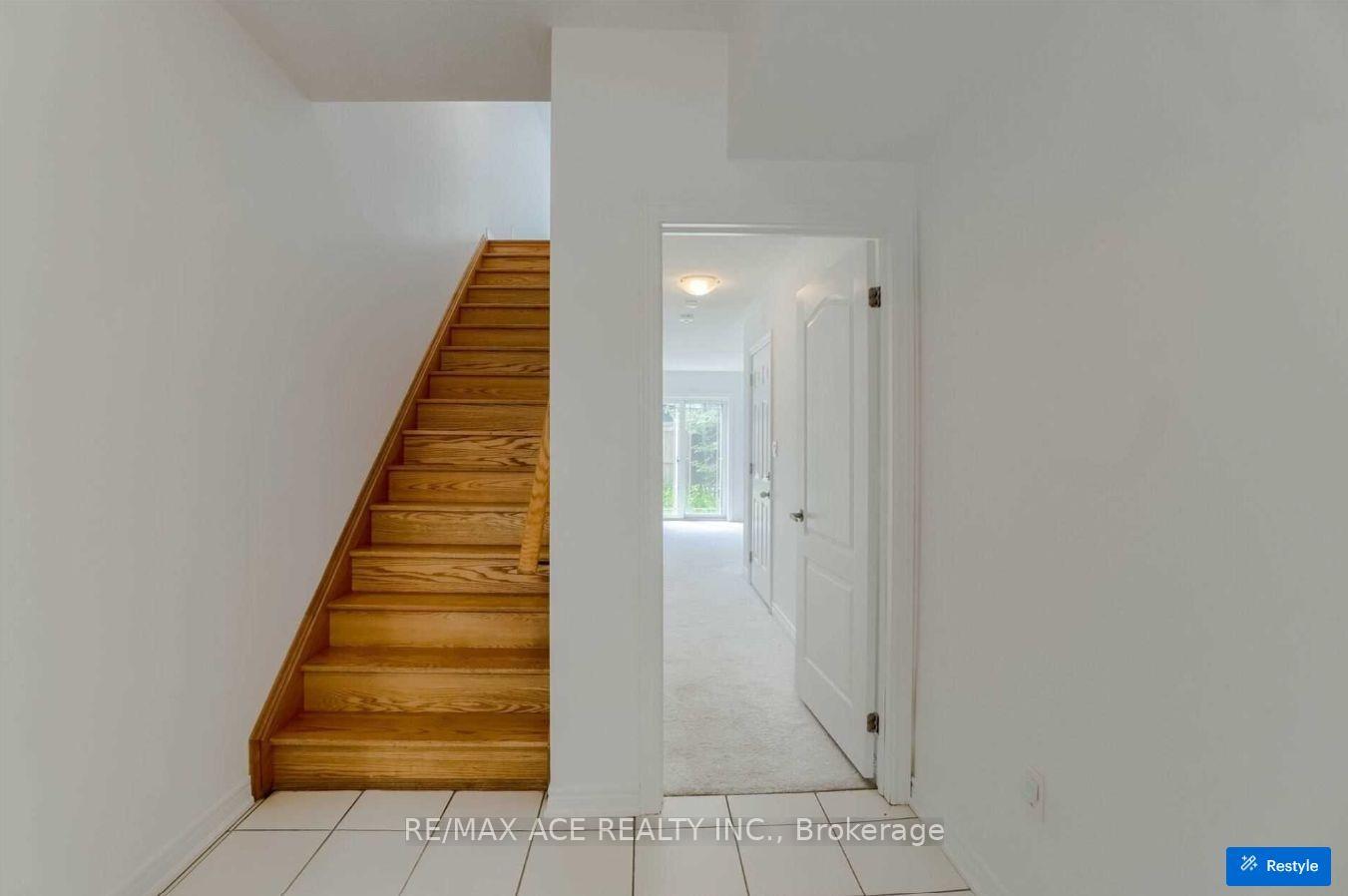 Photo 4 of 11 Waterstone Way, Whitby, Williamsburg — HOMEH