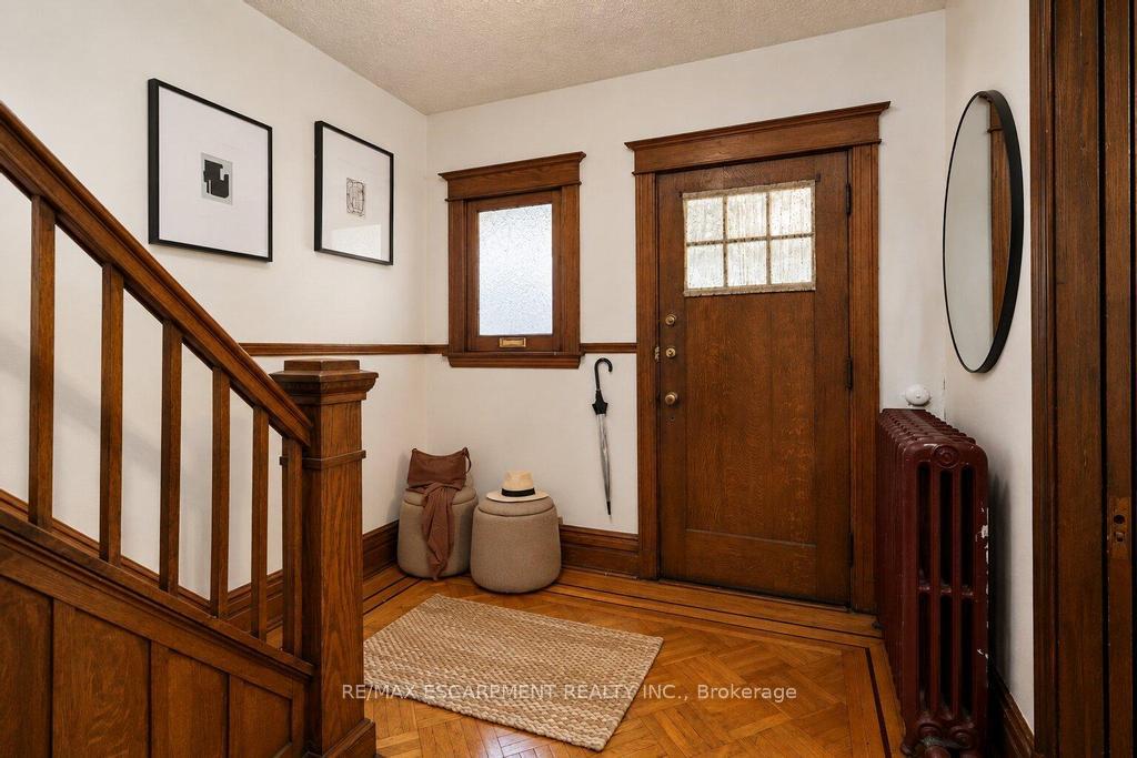 Photo 3 of 61 Garfield Avenue S, Hamilton, Gibson — HOMEH