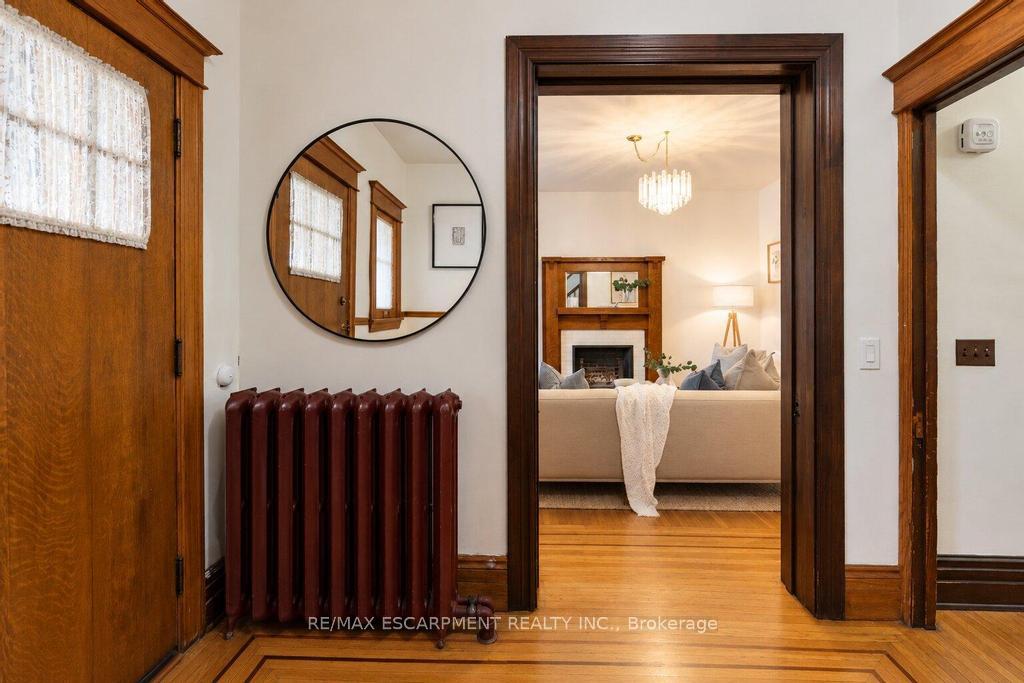 Photo 5 of 61 Garfield Avenue S, Hamilton, Gibson — HOMEH