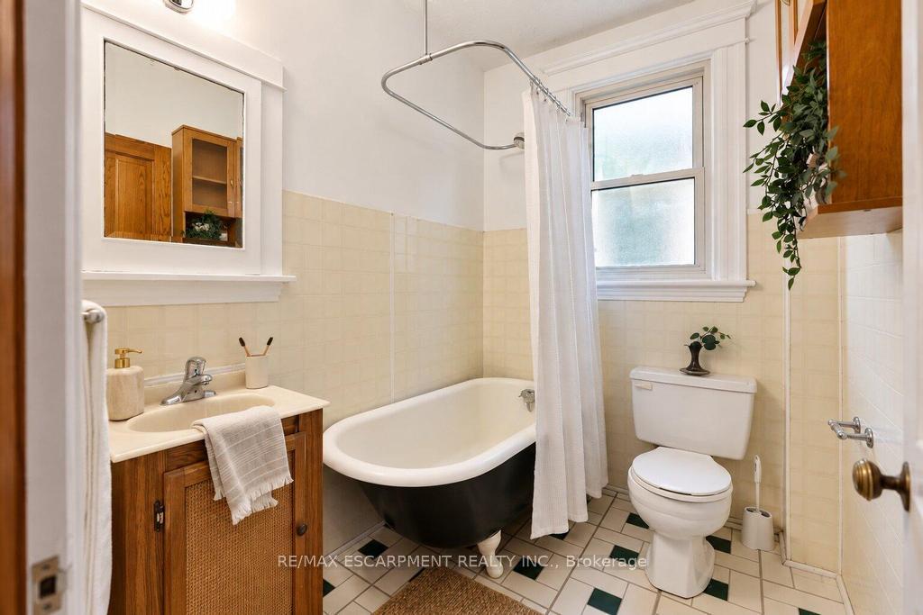 Photo 20 of 61 Garfield Avenue S, Hamilton, Gibson — HOMEH
