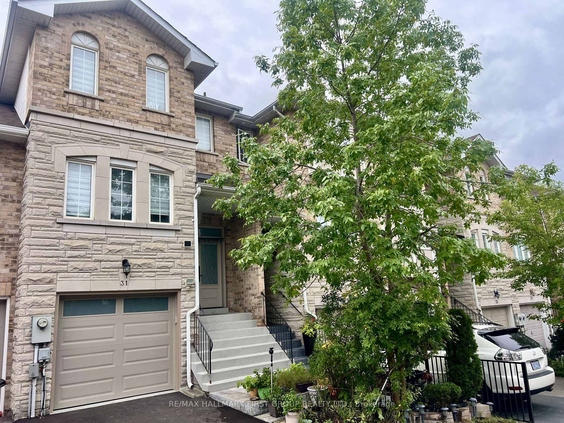 Photo 1 of 31 Shining Star Crescent, North York, Mount Dennis — HOMEH