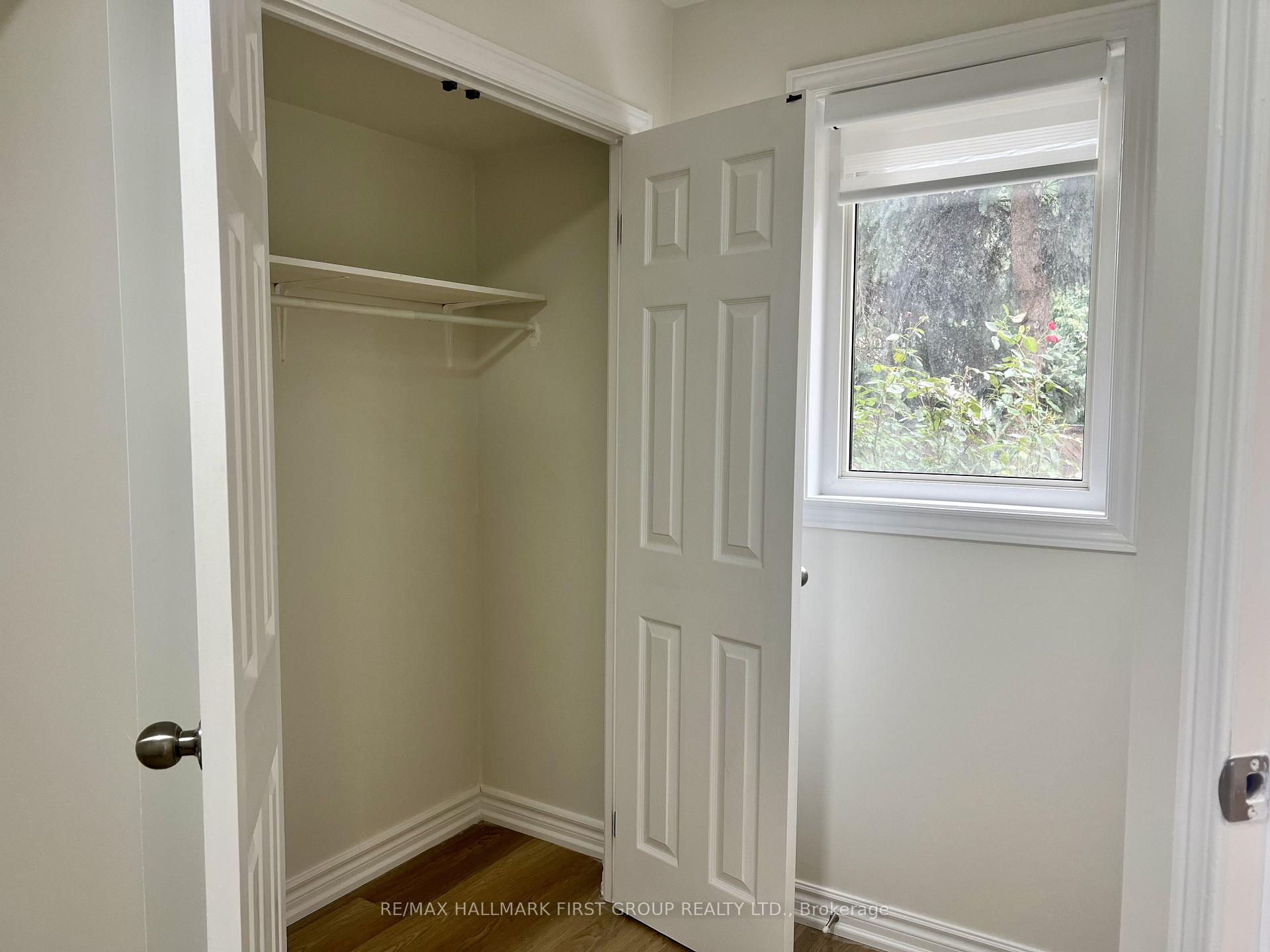 Photo 14 of 31 Shining Star Crescent, North York, Mount Dennis — HOMEH