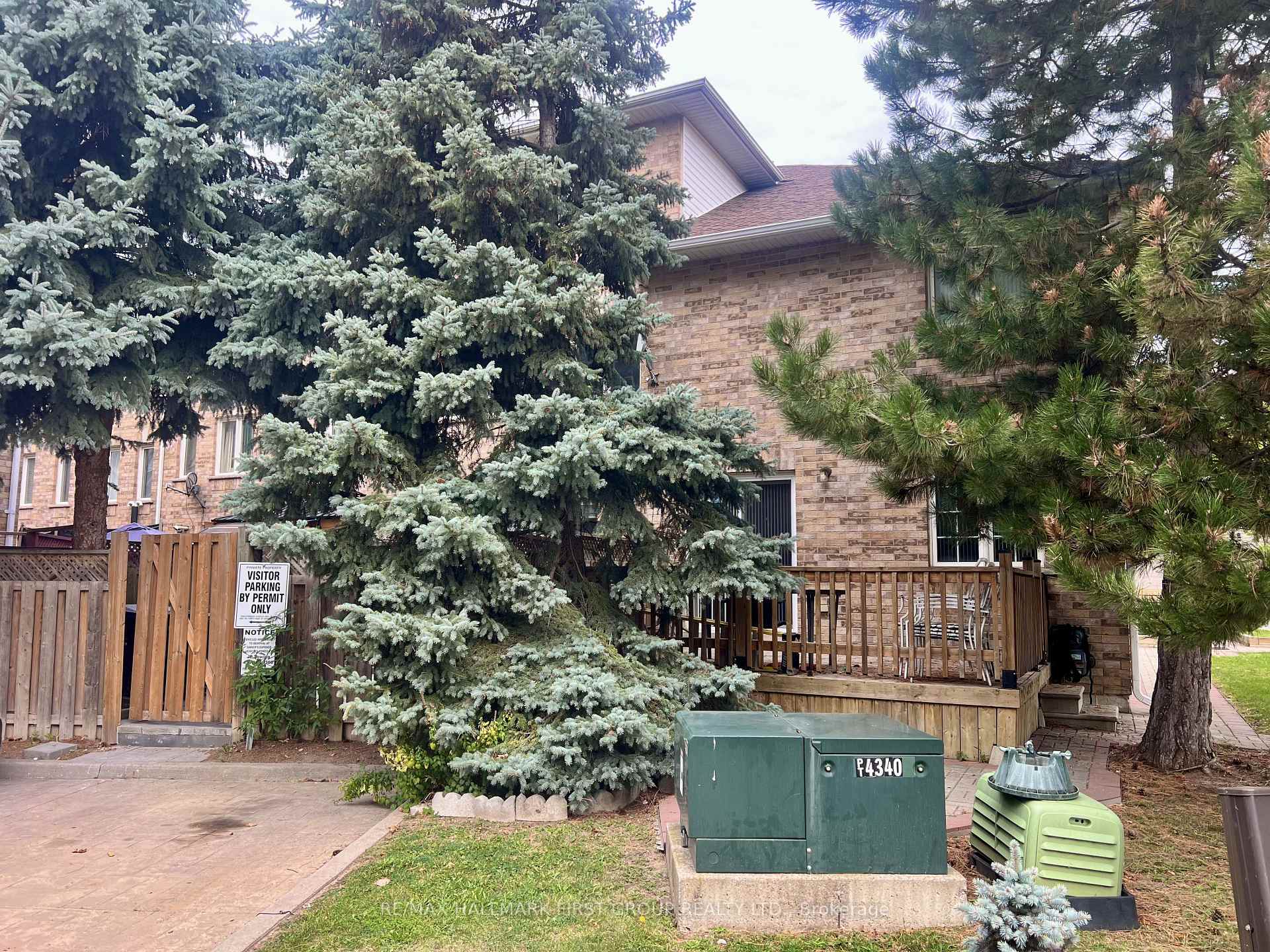 Photo 15 of 31 Shining Star Crescent, North York, Mount Dennis — HOMEH