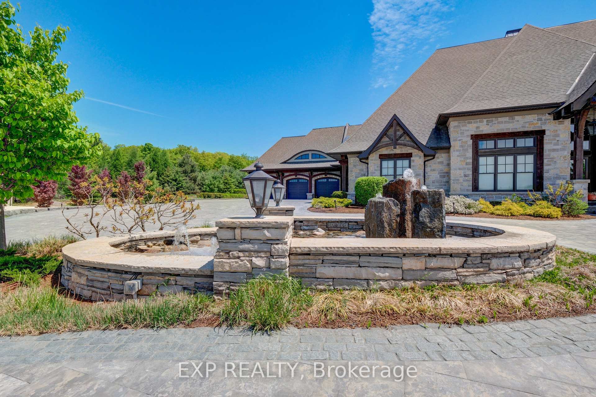 Photo 3 of 21 Edgewild Drive, Caledon, Palgrave — HOMEH