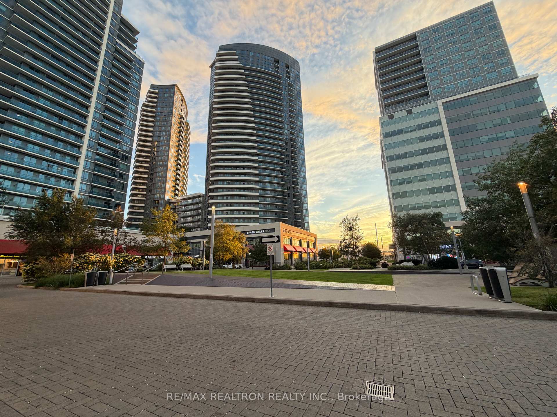 Photo 1 of Unit 1703, 7171 Yonge Street, Markham, Grandview — HOMEH