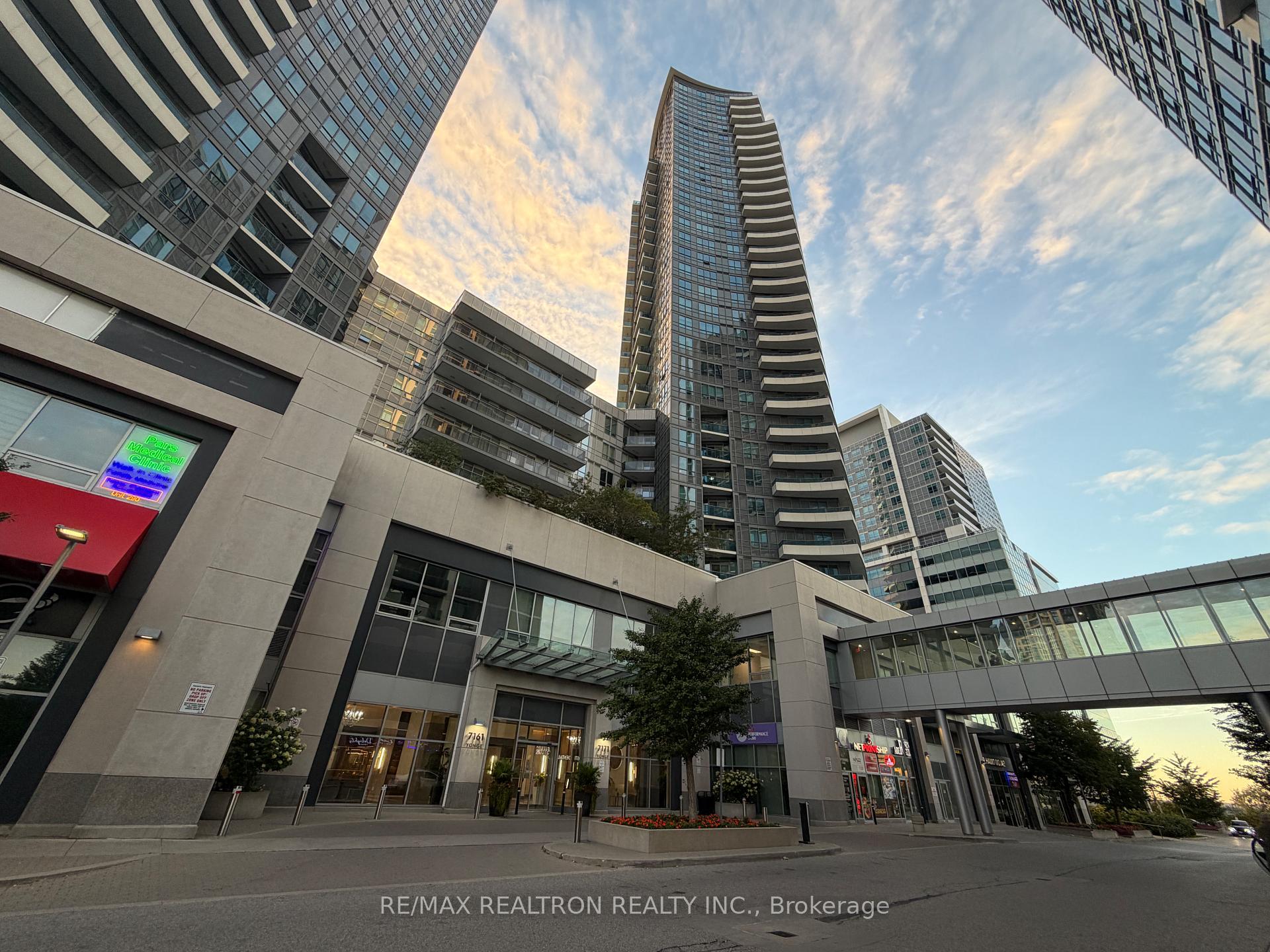 Photo 2 of Unit 1703, 7171 Yonge Street, Markham, Grandview — HOMEH