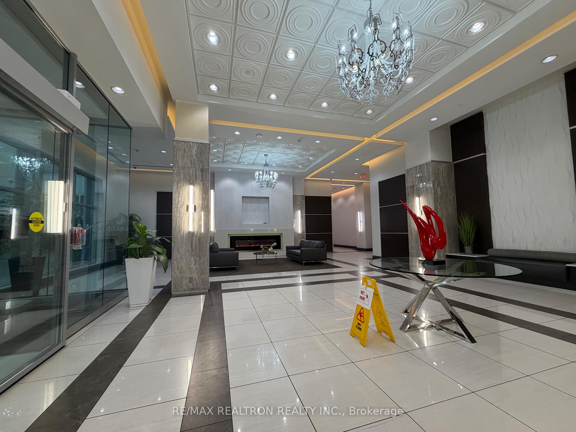Photo 9 of Unit 1703, 7171 Yonge Street, Markham, Grandview — HOMEH