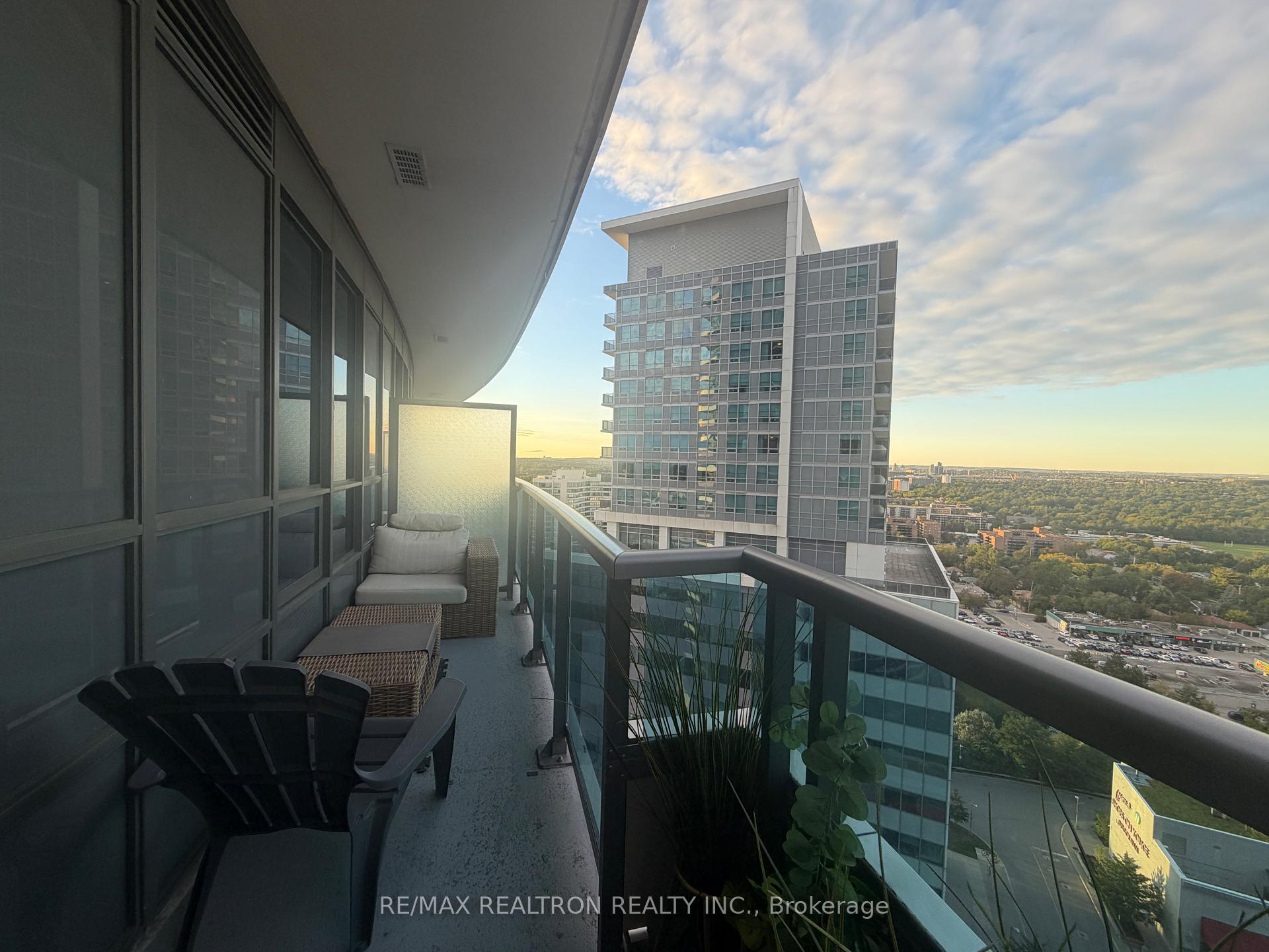 Photo 22 of Unit 1703, 7171 Yonge Street, Markham, Grandview — HOMEH