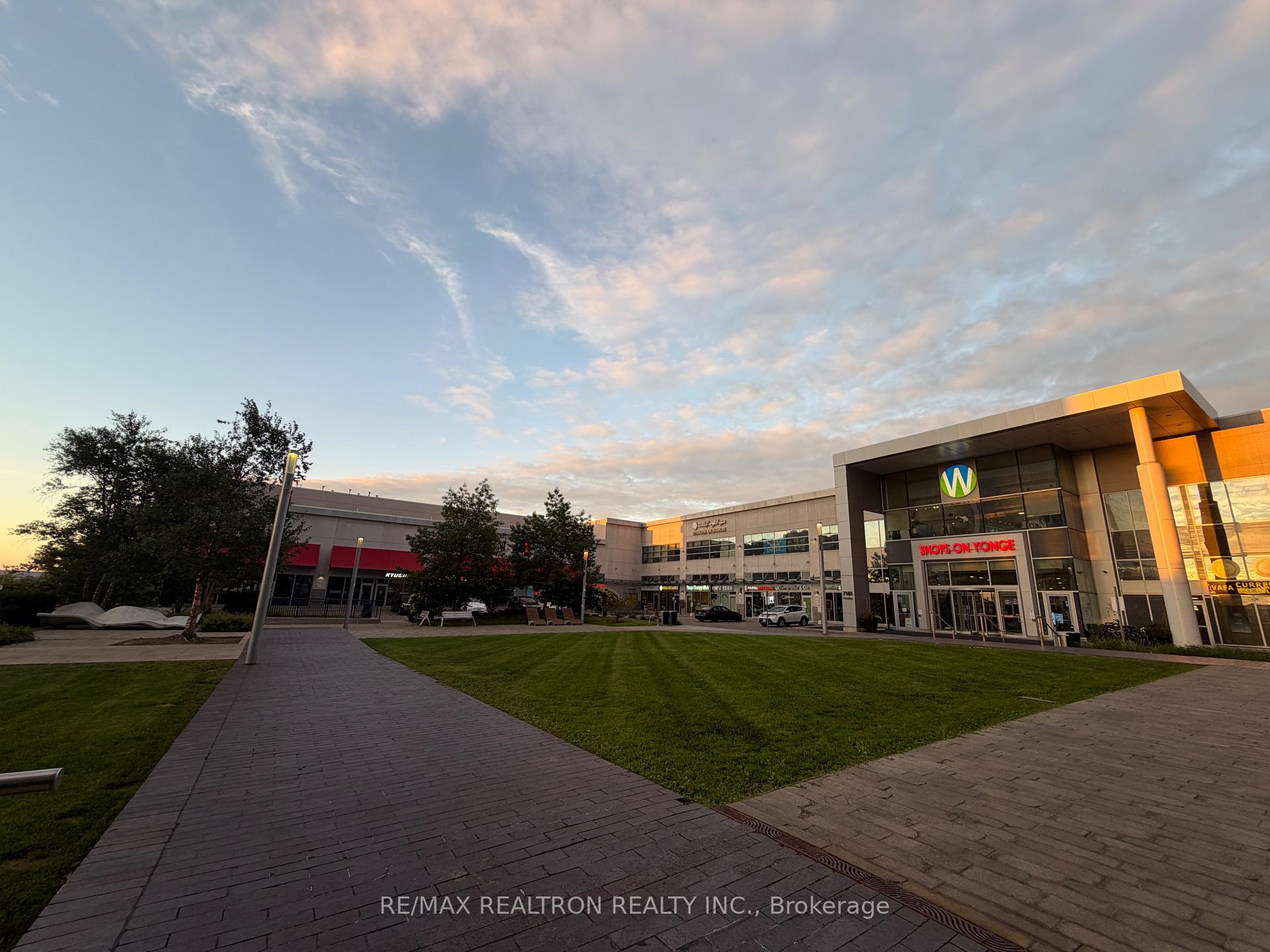 Photo 32 of Unit 1703, 7171 Yonge Street, Markham, Grandview — HOMEH