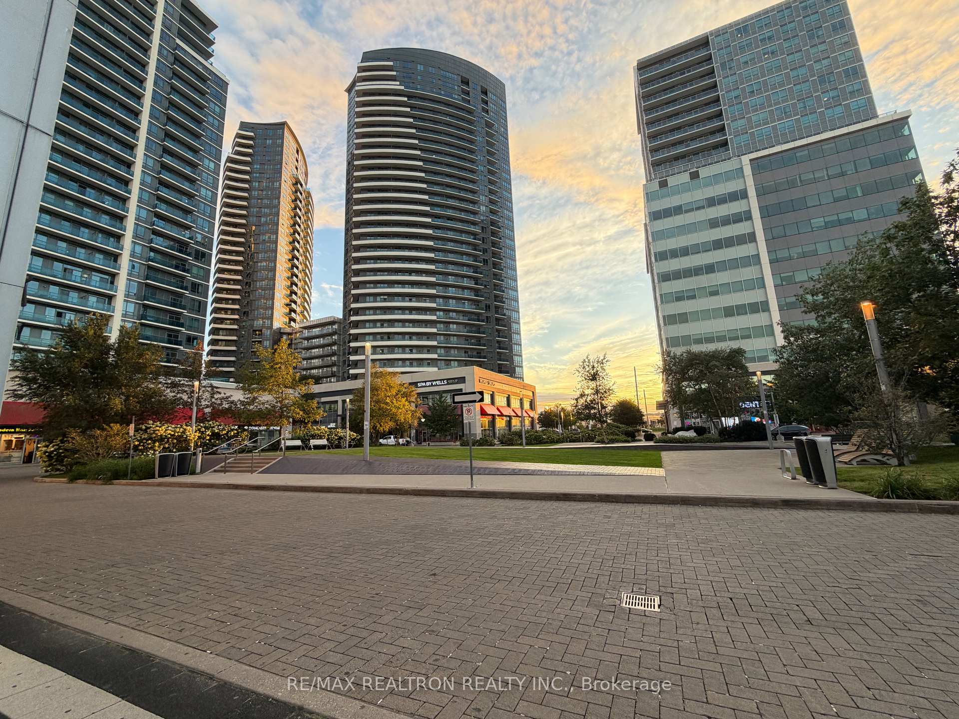 Photo 35 of Unit 1703, 7171 Yonge Street, Markham, Grandview — HOMEH