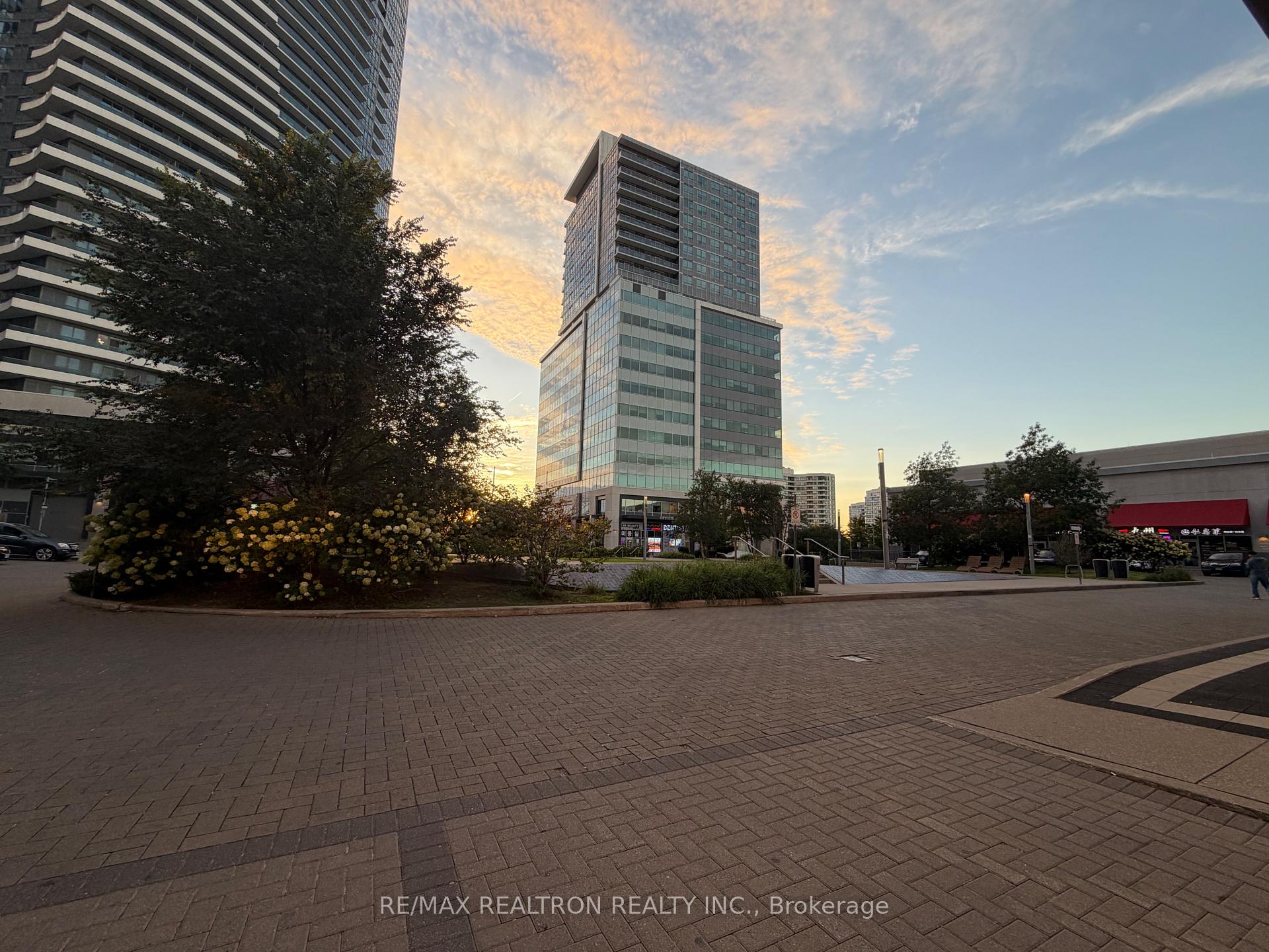 Photo 33 of Unit 1703, 7171 Yonge Street, Markham, Grandview — HOMEH