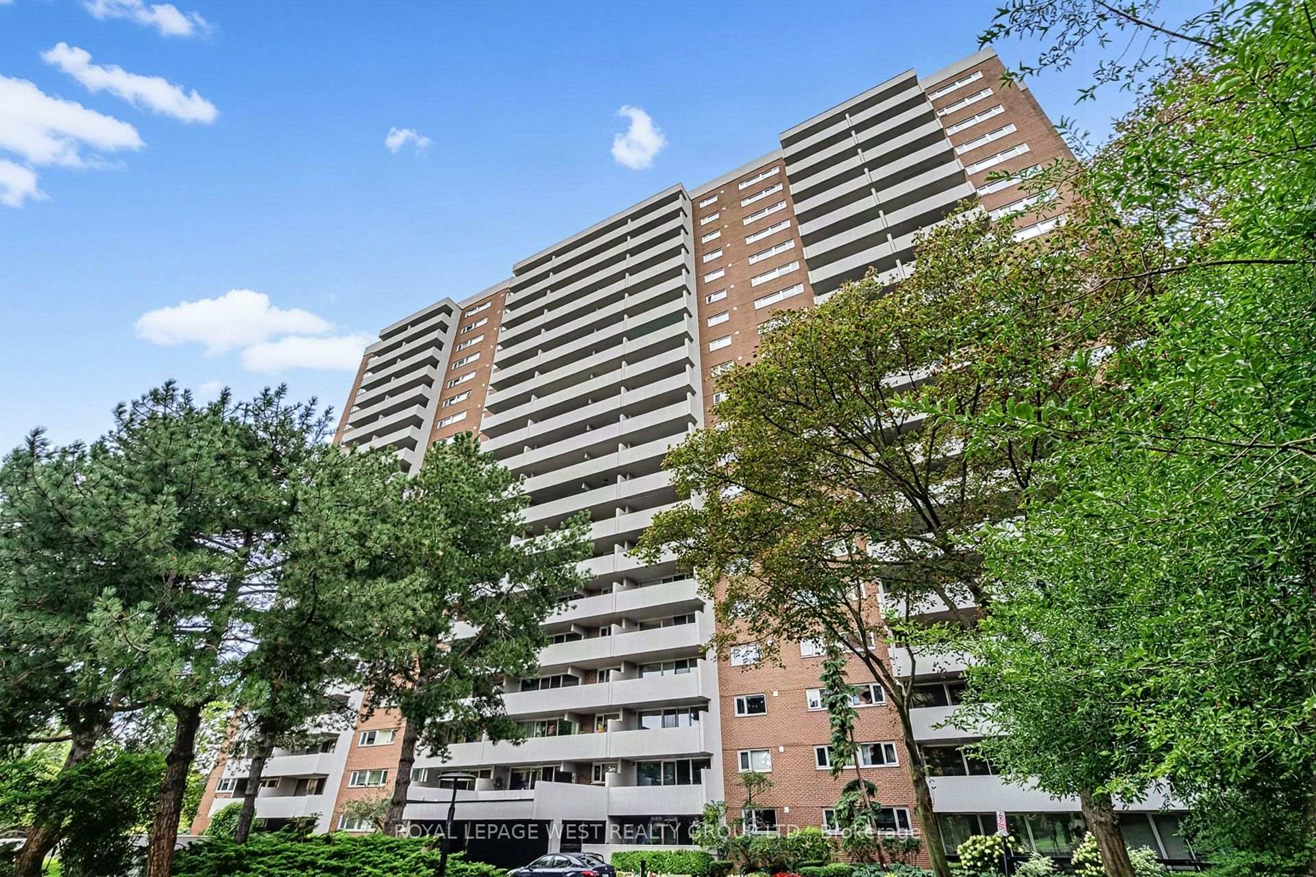 Photo 2 of Unit 413, 240 Scarlett Road W, Toronto, Rockcliffe-Smythe — HOMEH
