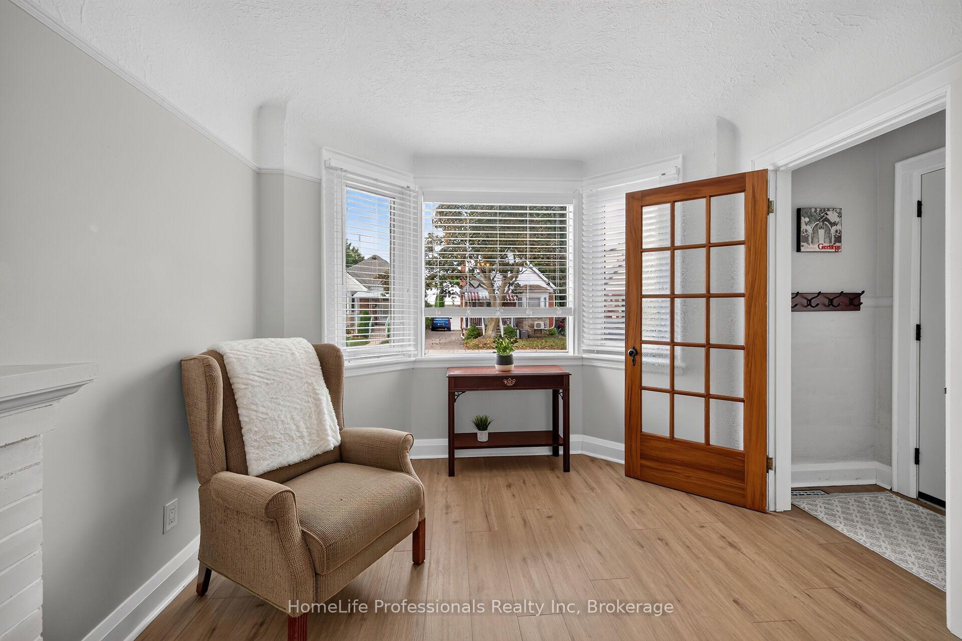 Photo 6 of 43 Cameron Avenue S, Hamilton, Bartonville — HOMEH