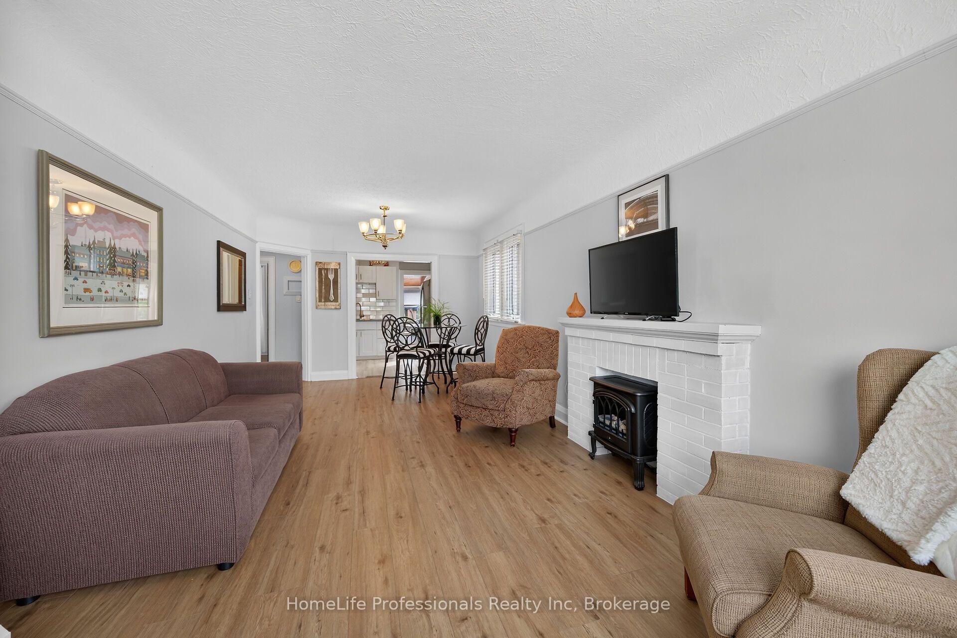 Photo 7 of 43 Cameron Avenue S, Hamilton, Bartonville — HOMEH
