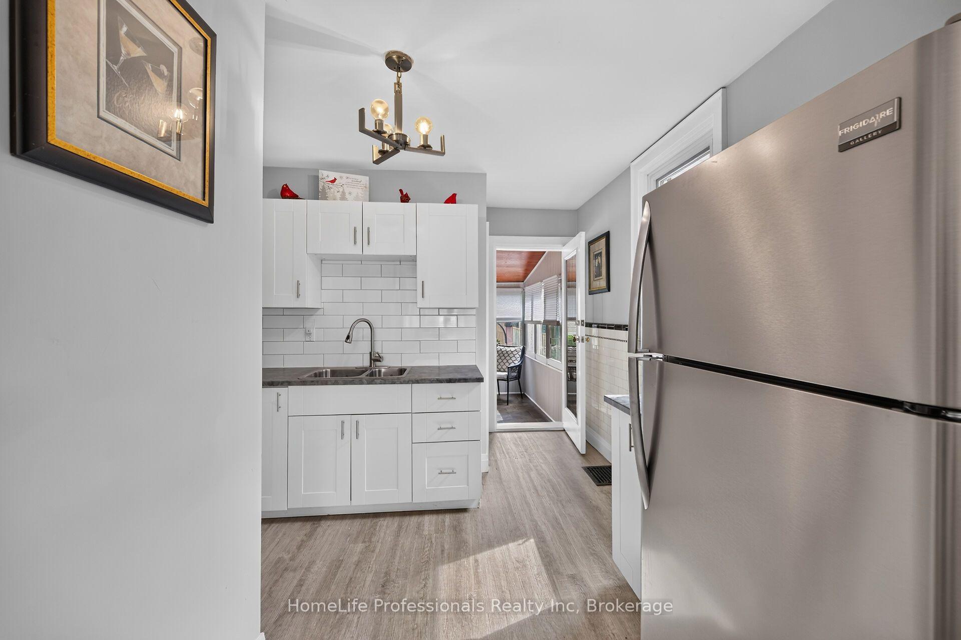 Photo 11 of 43 Cameron Avenue S, Hamilton, Bartonville — HOMEH
