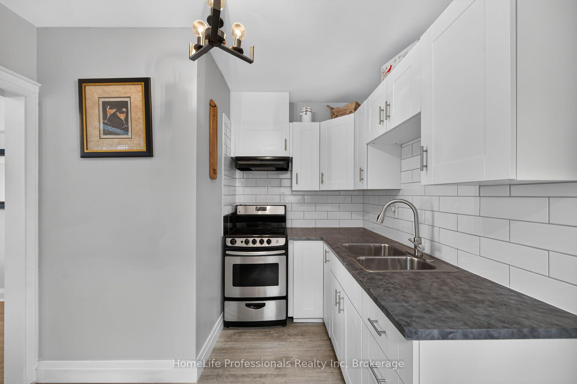 Photo 14 of 43 Cameron Avenue S, Hamilton, Bartonville — HOMEH