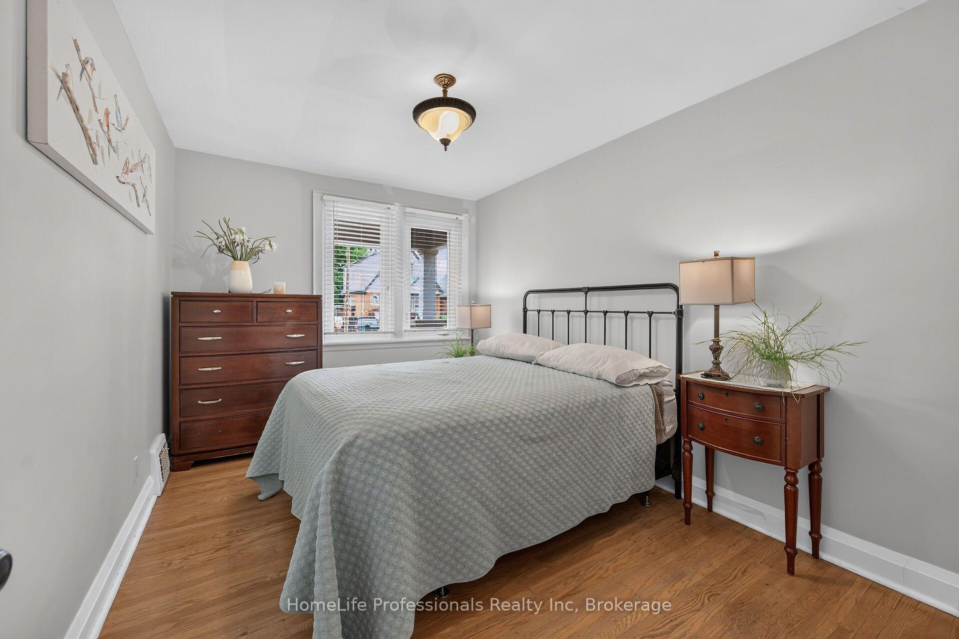 Photo 16 of 43 Cameron Avenue S, Hamilton, Bartonville — HOMEH