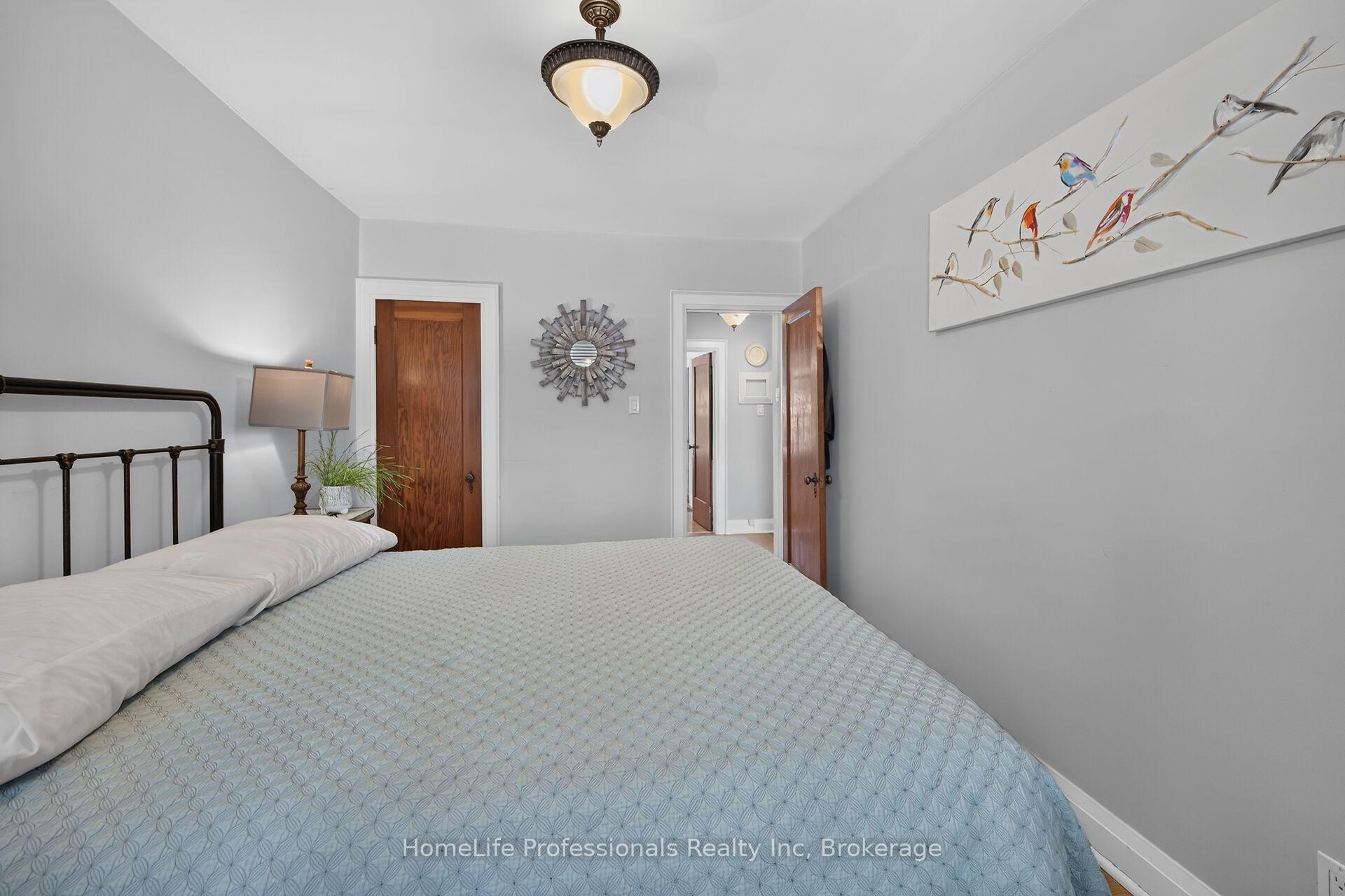 Photo 17 of 43 Cameron Avenue S, Hamilton, Bartonville — HOMEH