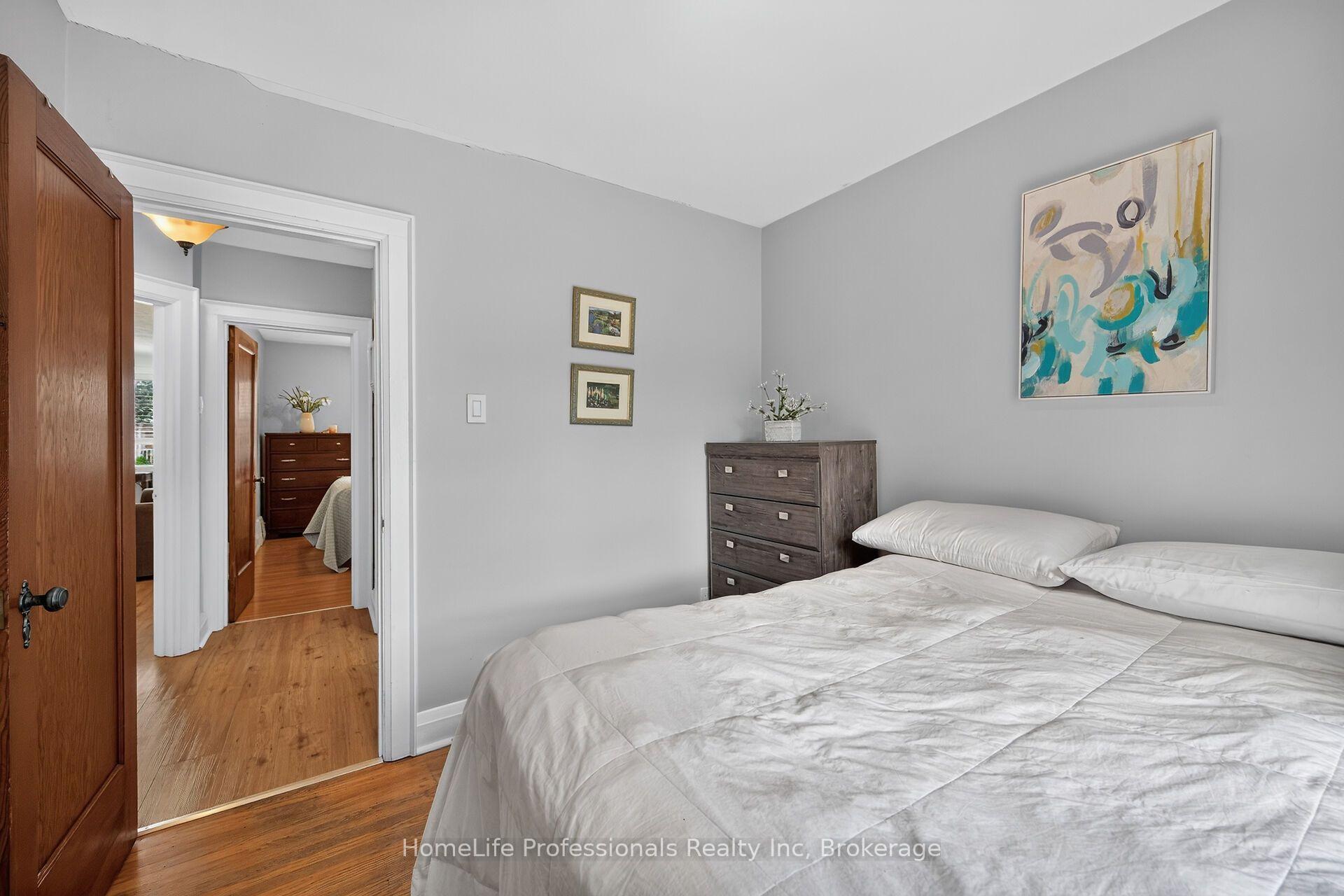 Photo 19 of 43 Cameron Avenue S, Hamilton, Bartonville — HOMEH