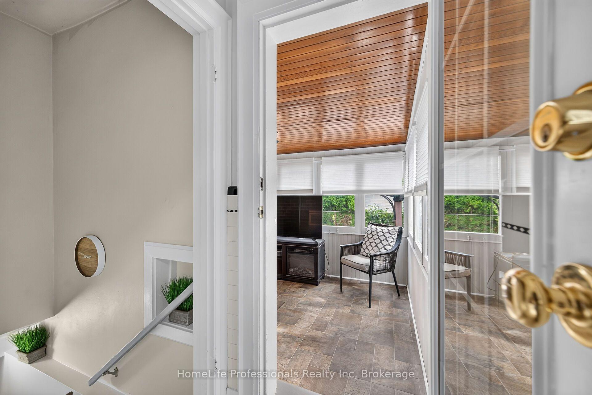 Photo 22 of 43 Cameron Avenue S, Hamilton, Bartonville — HOMEH