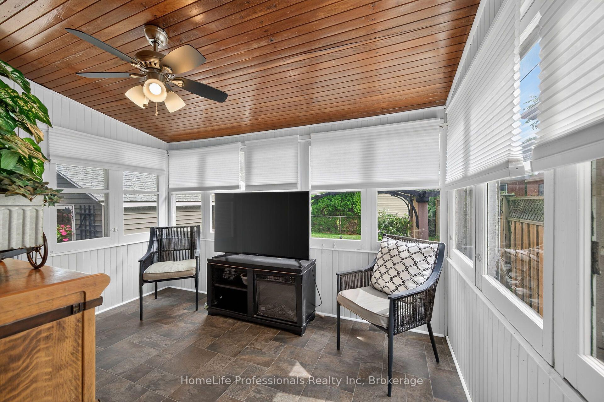 Photo 23 of 43 Cameron Avenue S, Hamilton, Bartonville — HOMEH