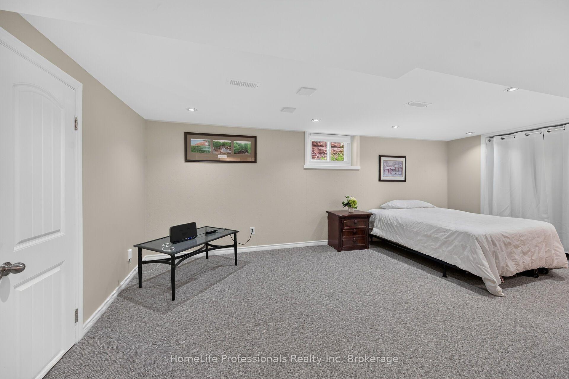 Photo 35 of 43 Cameron Avenue S, Hamilton, Bartonville — HOMEH