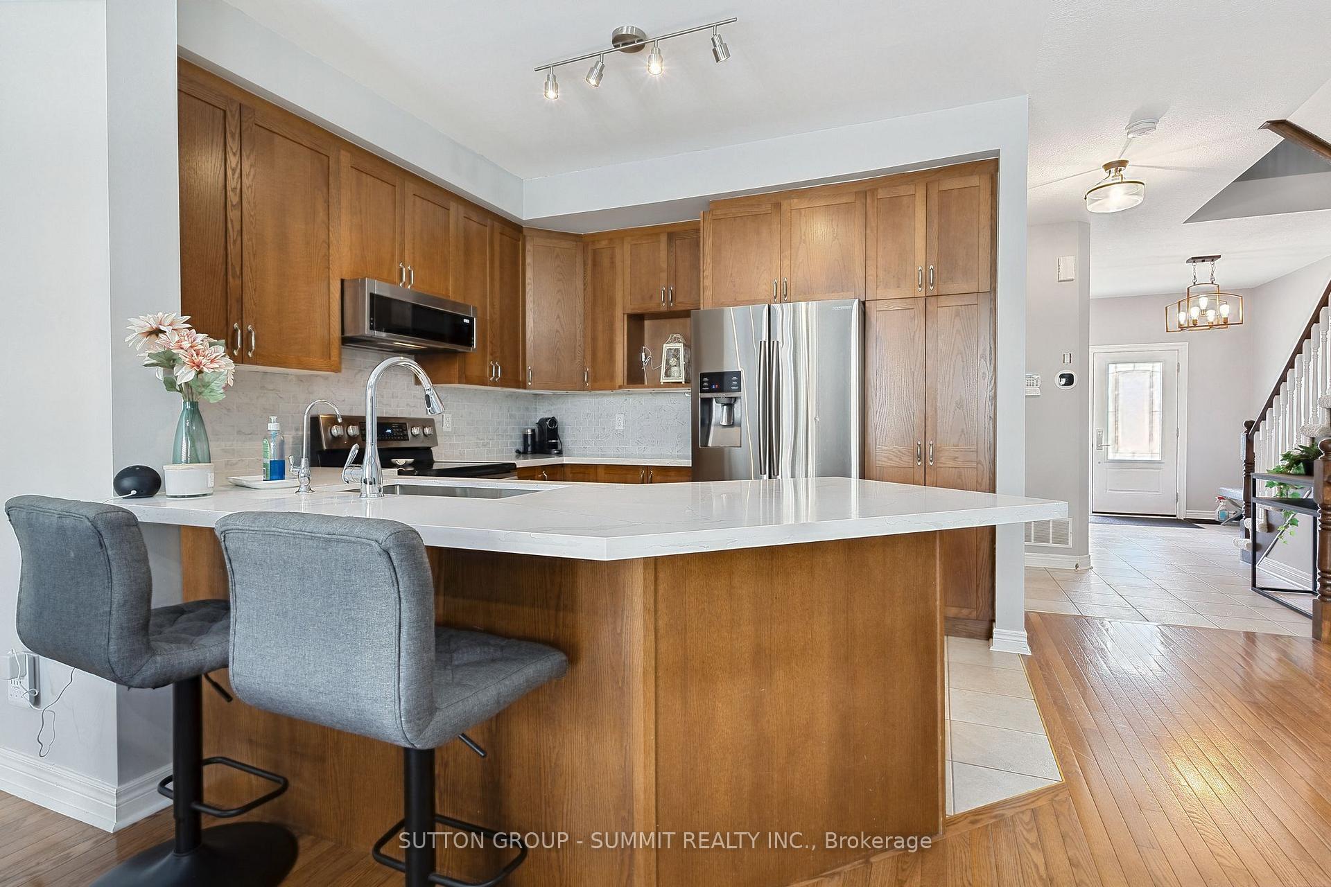 Photo 11 of 2092 English Crescent, Burlington, Orchard — HOMEH