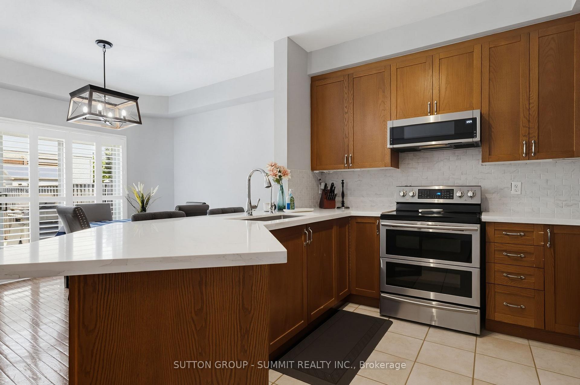 Photo 12 of 2092 English Crescent, Burlington, Orchard — HOMEH