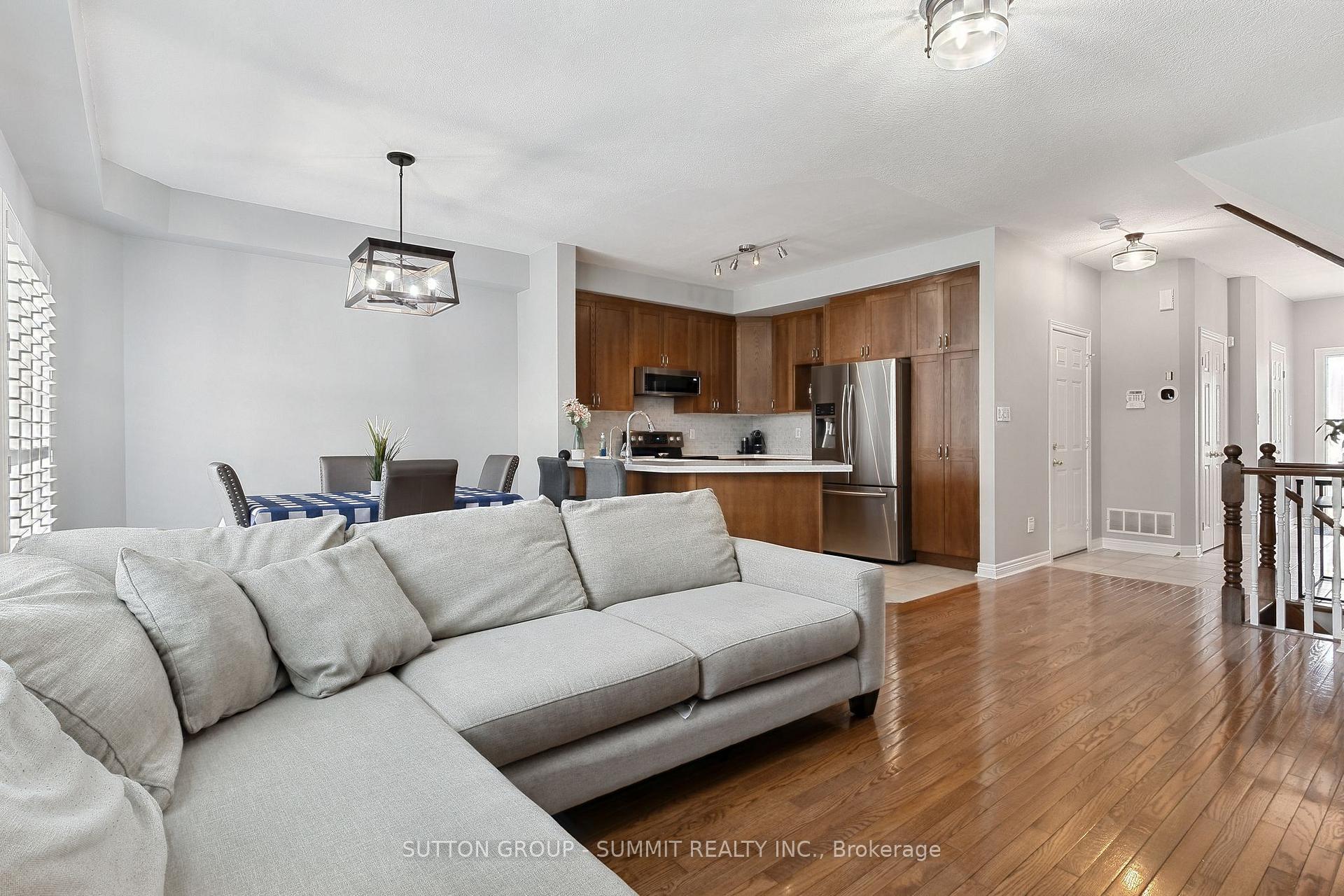 Photo 15 of 2092 English Crescent, Burlington, Orchard — HOMEH