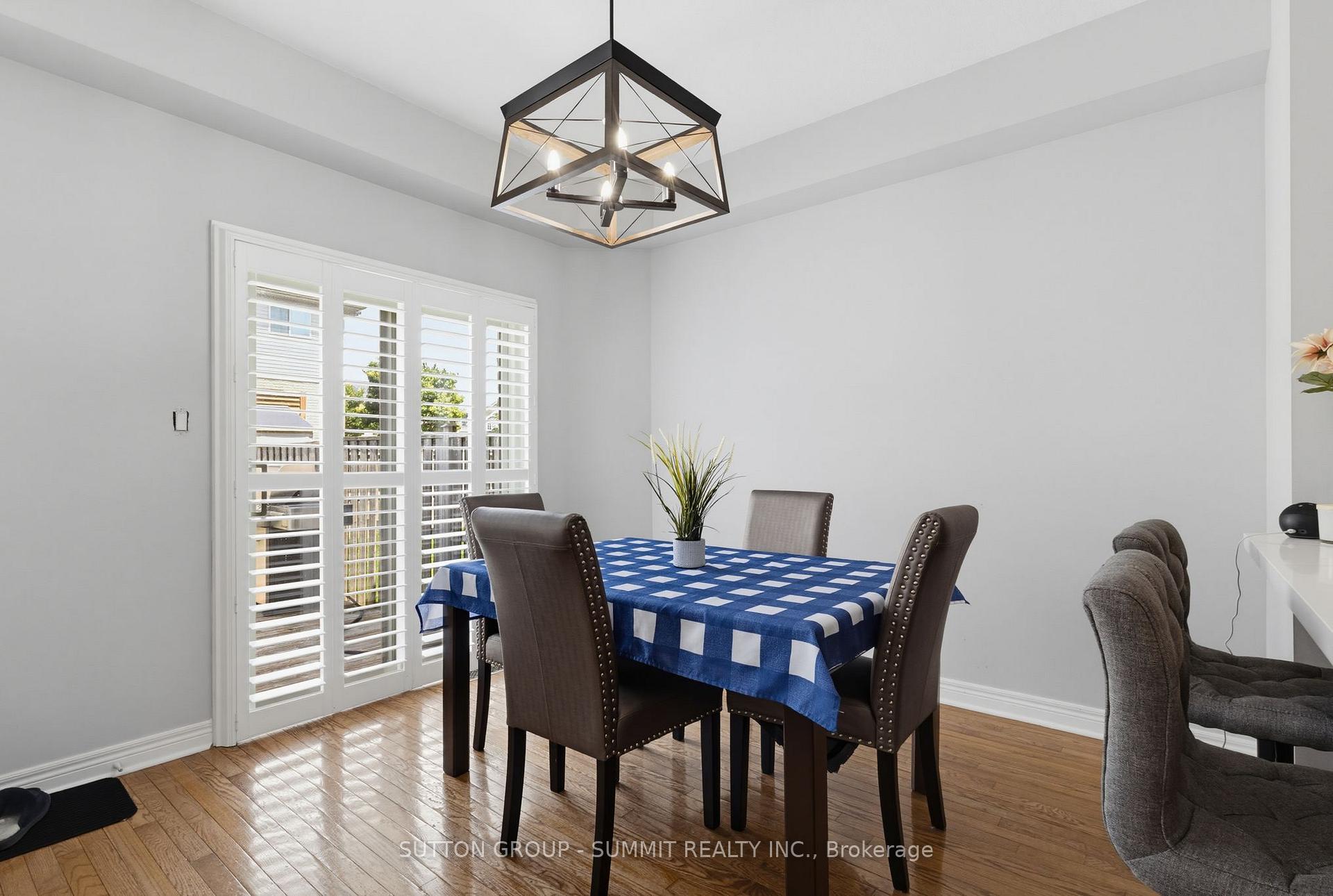 Photo 17 of 2092 English Crescent, Burlington, Orchard — HOMEH