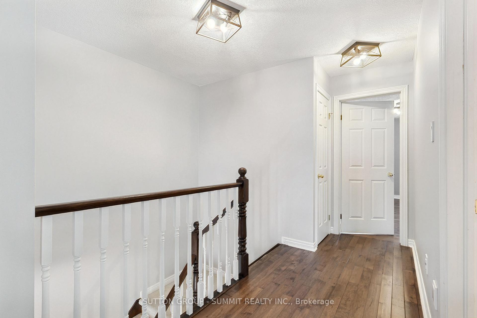 Photo 18 of 2092 English Crescent, Burlington, Orchard — HOMEH