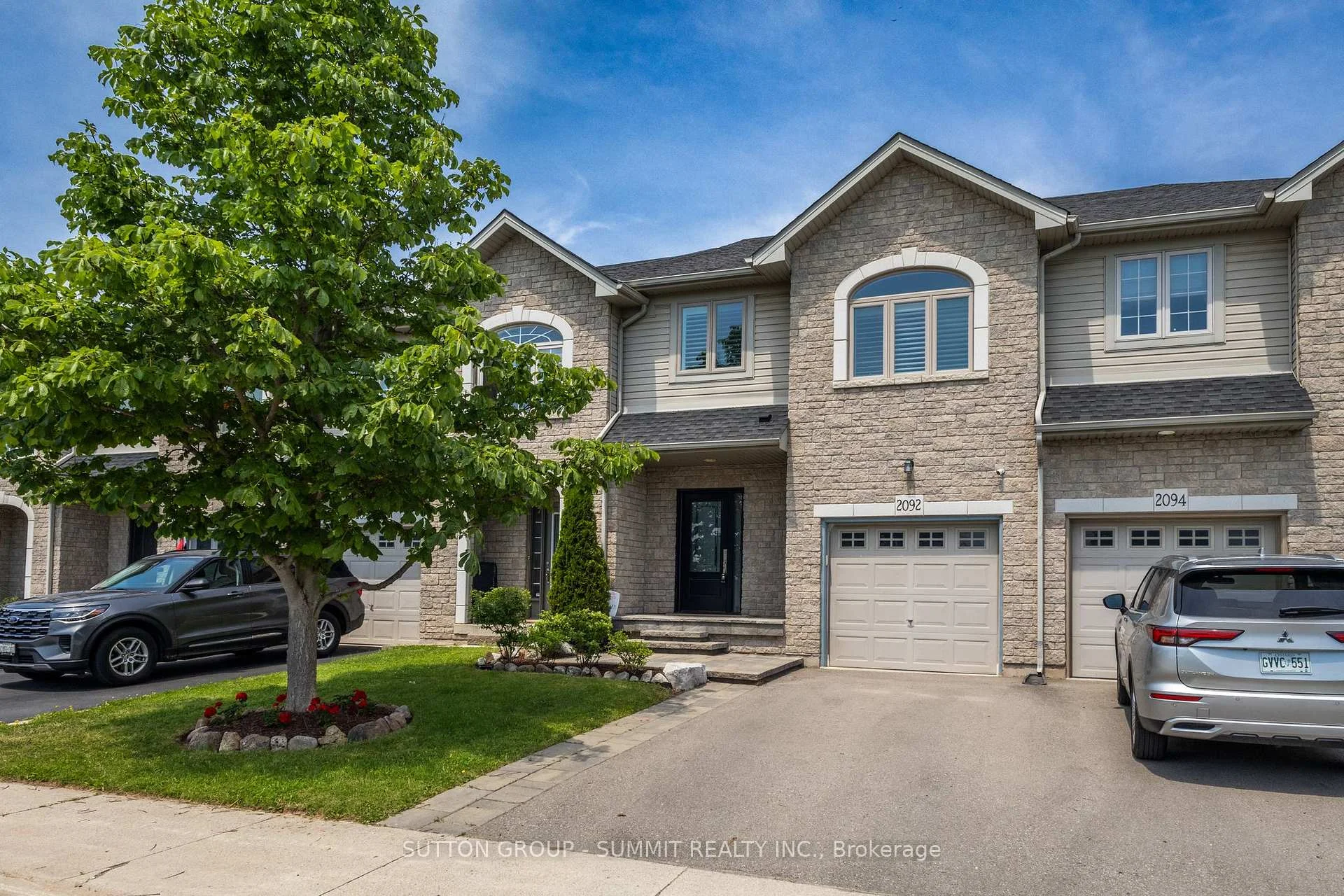 Photo 2 of 2092 English Crescent, Burlington, Orchard — HOMEH