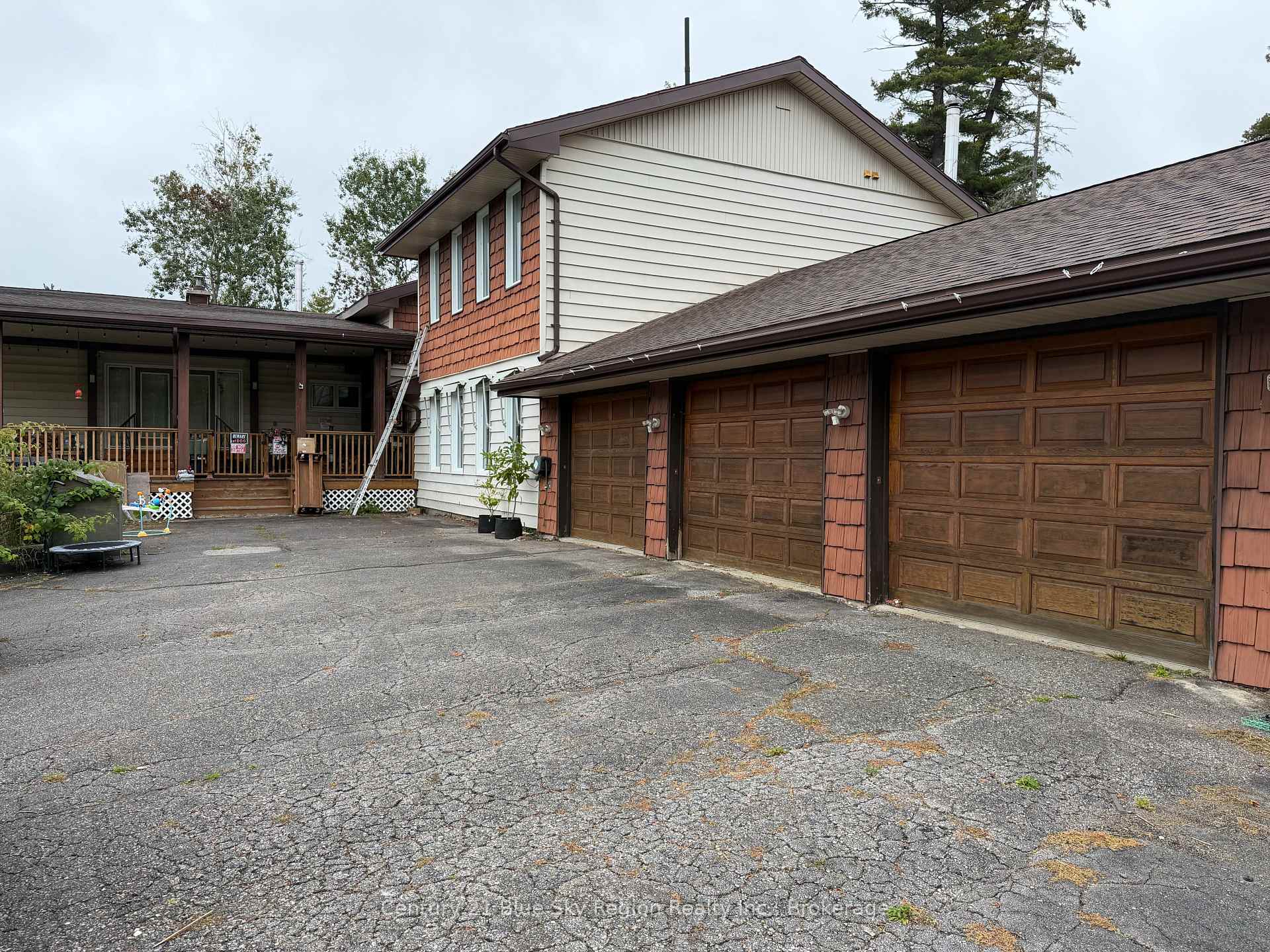 Photo 2 of 6455 Highway 11 N, Temagami — HOMEH