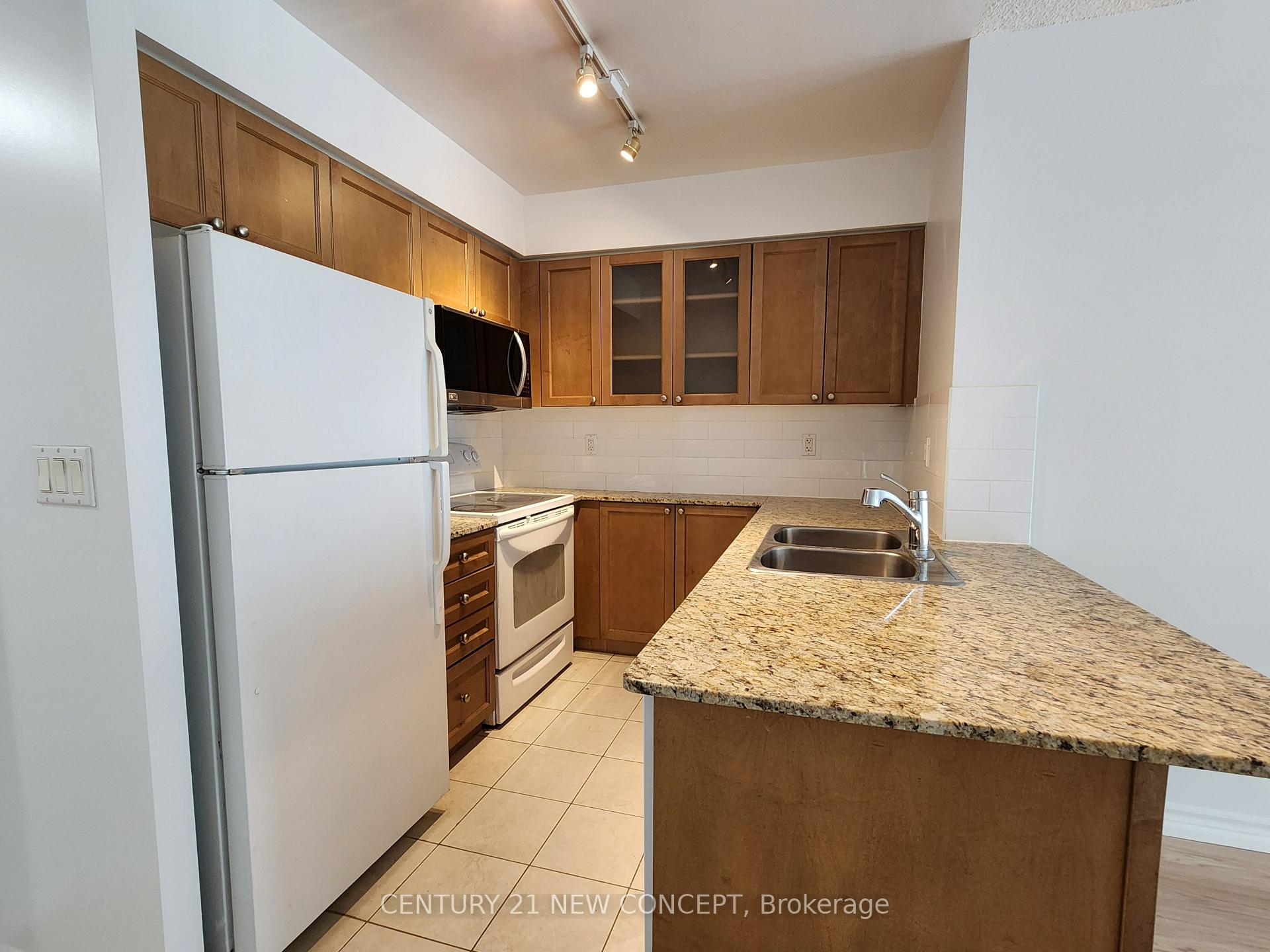 Photo 4 of Unit 1806, 761 Bay Street, Toronto, Bay Street Corridor — HOMEH