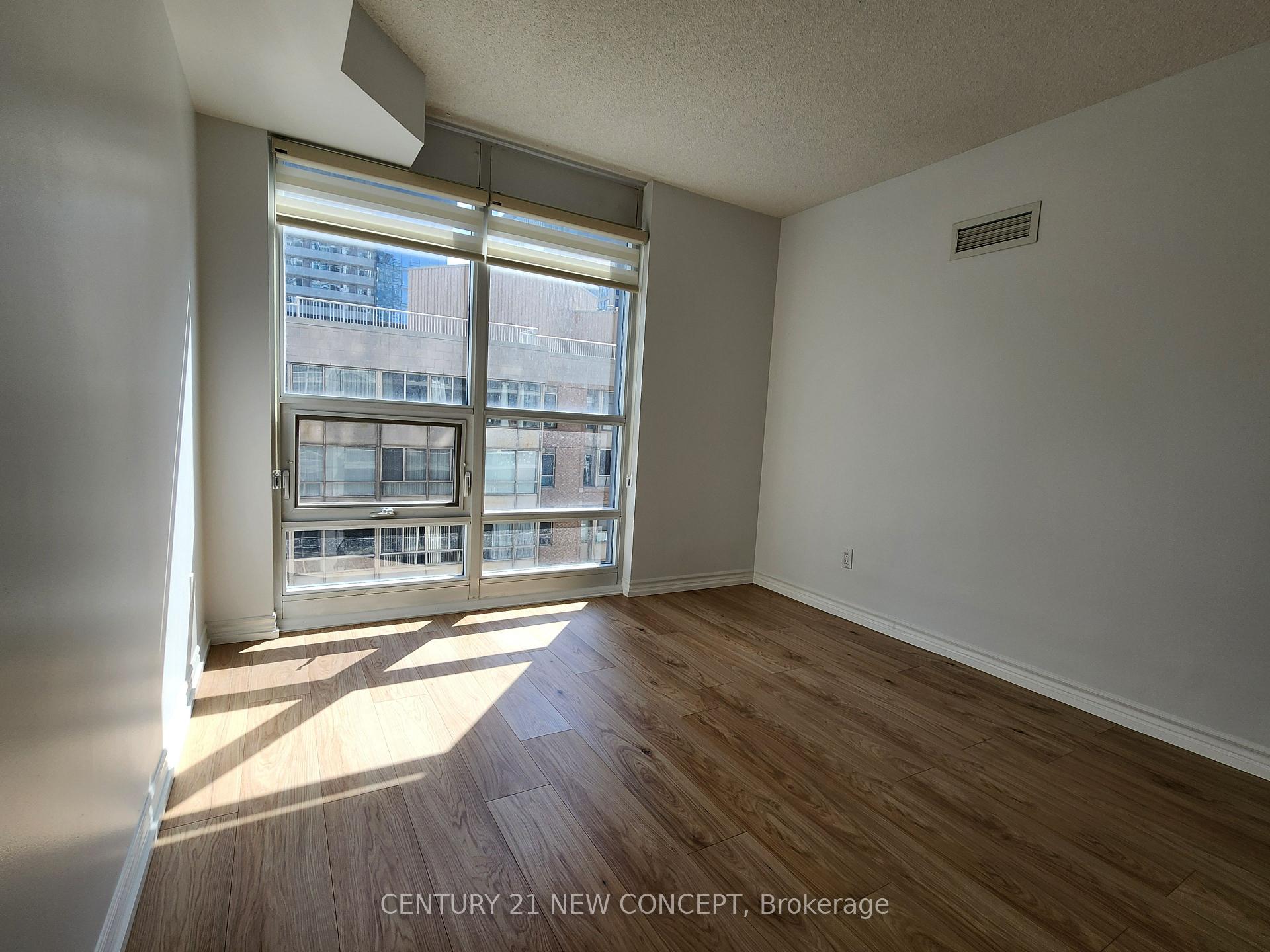 Photo 7 of Unit 1806, 761 Bay Street, Toronto, Bay Street Corridor — HOMEH