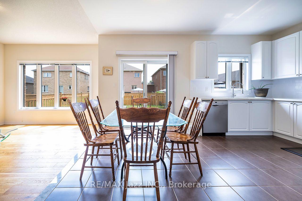 Photo 11 of 23 Furniss Street, Brock, Beaverton — HOMEH