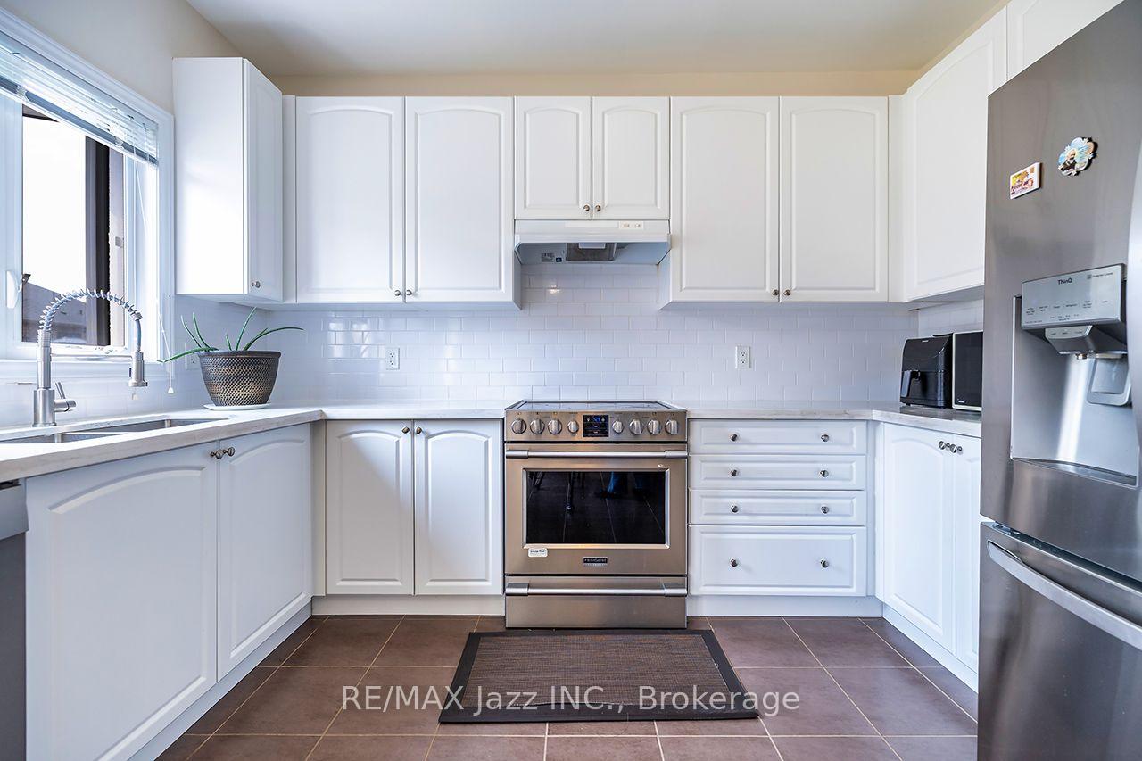 Photo 13 of 23 Furniss Street, Brock, Beaverton — HOMEH