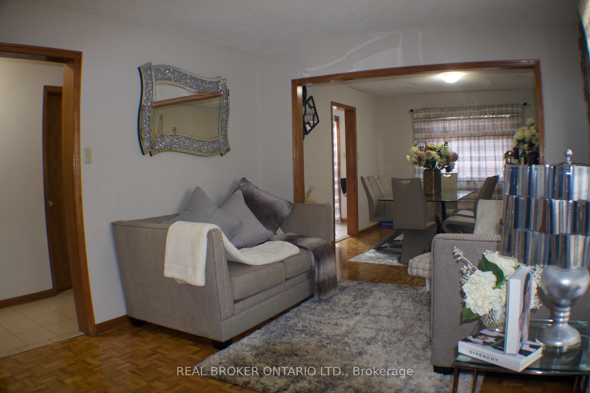 Photo 12 of 24 Fallen Oak Court, Brampton, Fletcher's Creek South — HOMEH