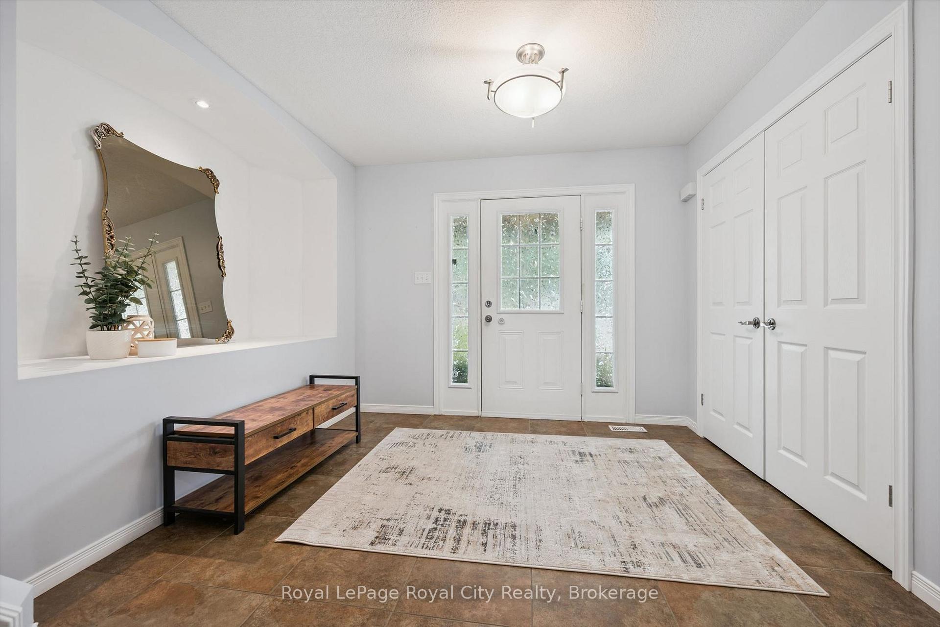 Photo 11 of 138 Flanders Road, Waterloo, Breslau — HOMEH