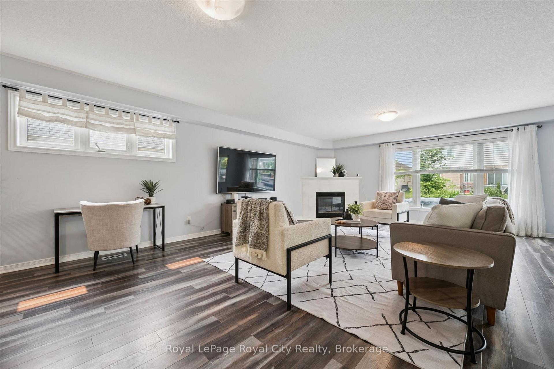 Photo 17 of 138 Flanders Road, Waterloo, Breslau — HOMEH