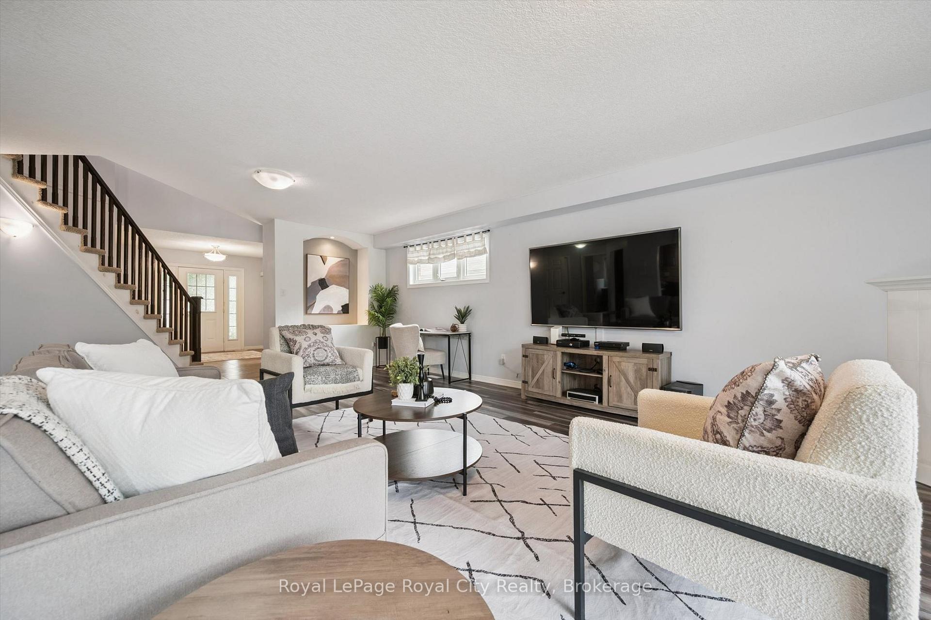 Photo 21 of 138 Flanders Road, Waterloo, Breslau — HOMEH
