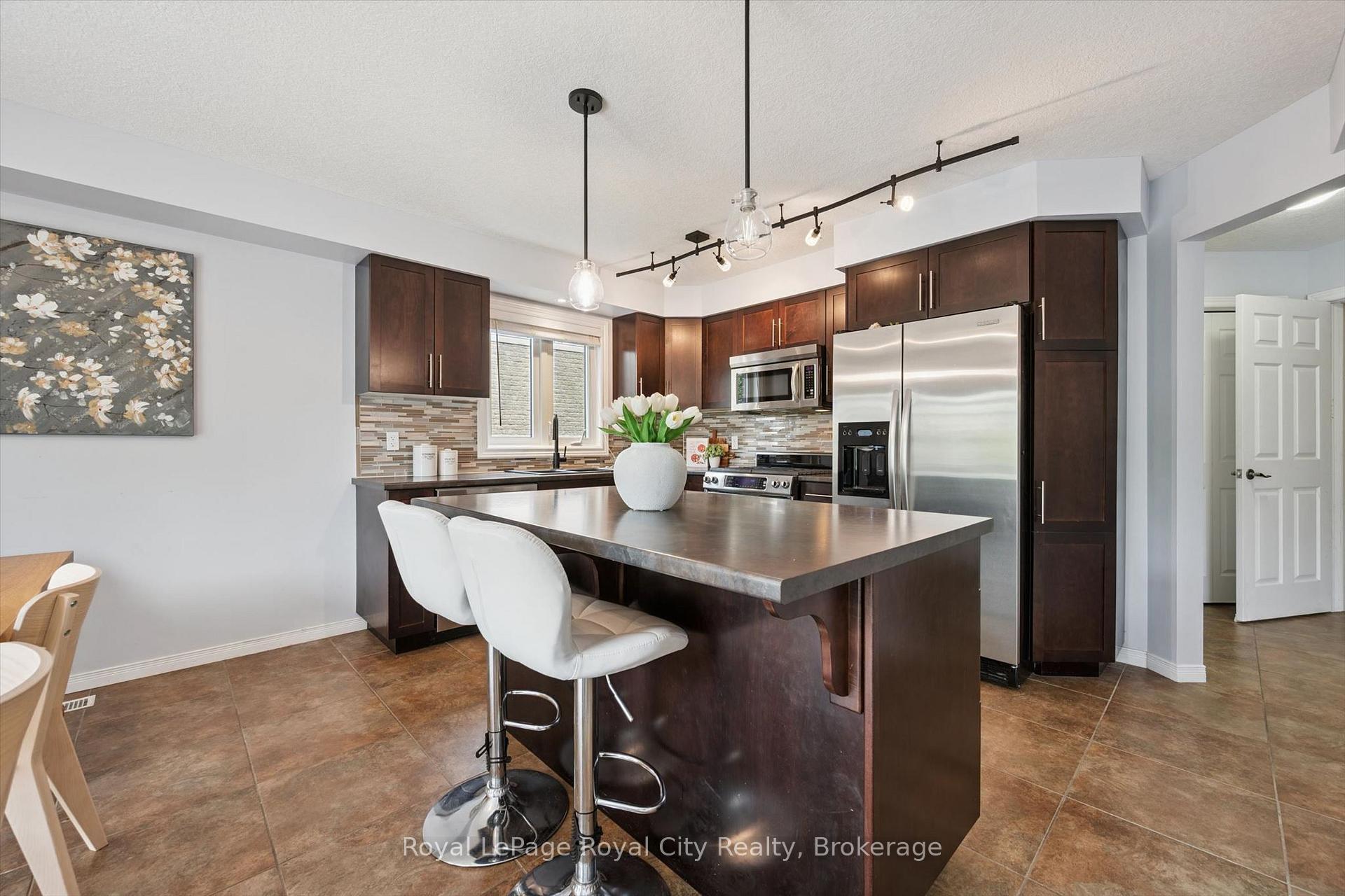 Photo 31 of 138 Flanders Road, Waterloo, Breslau — HOMEH