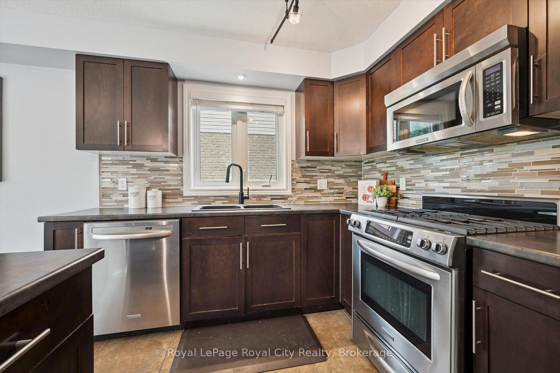 Photo 35 of 138 Flanders Road, Waterloo, Breslau — HOMEH