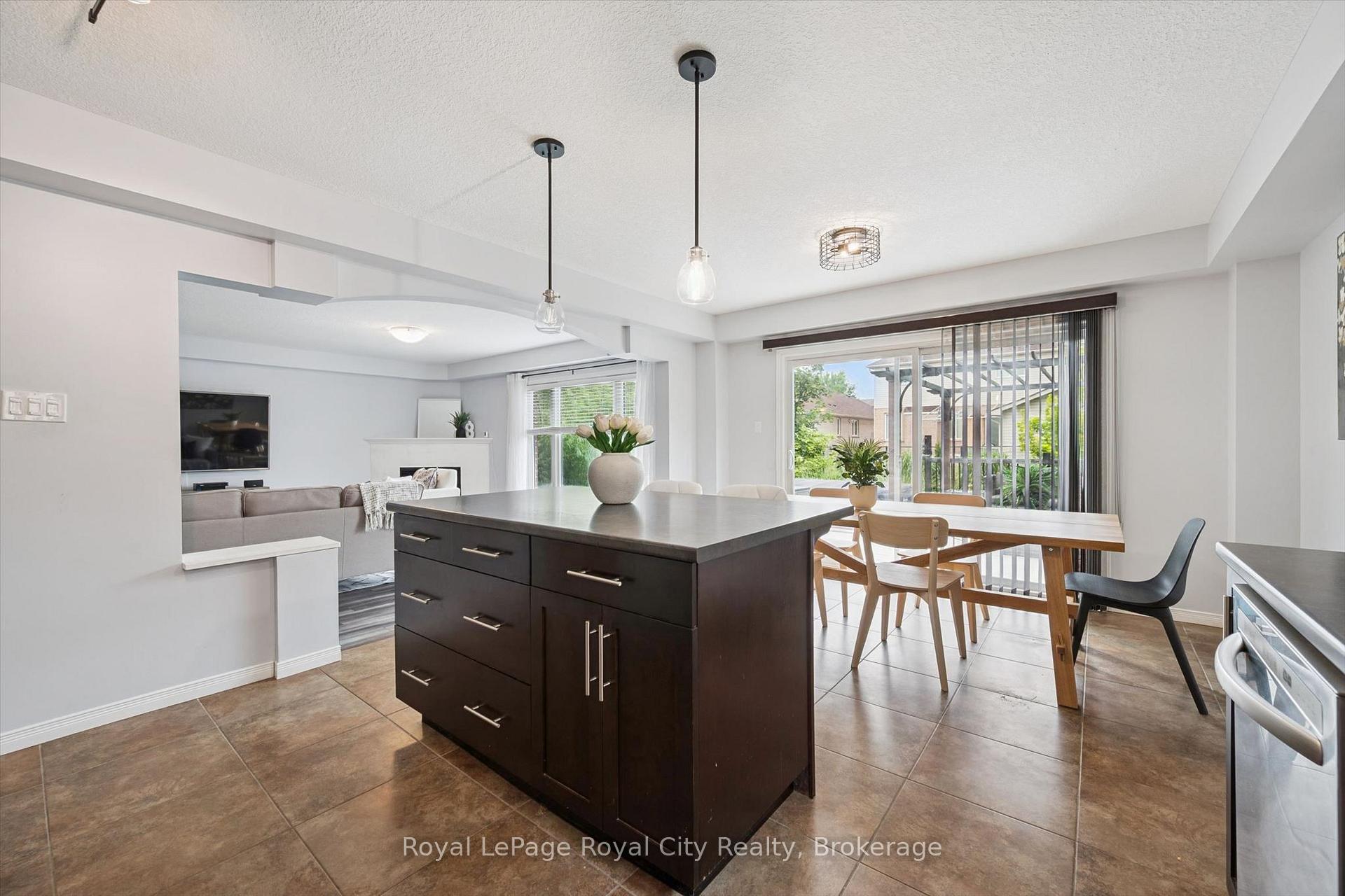 Photo 37 of 138 Flanders Road, Waterloo, Breslau — HOMEH
