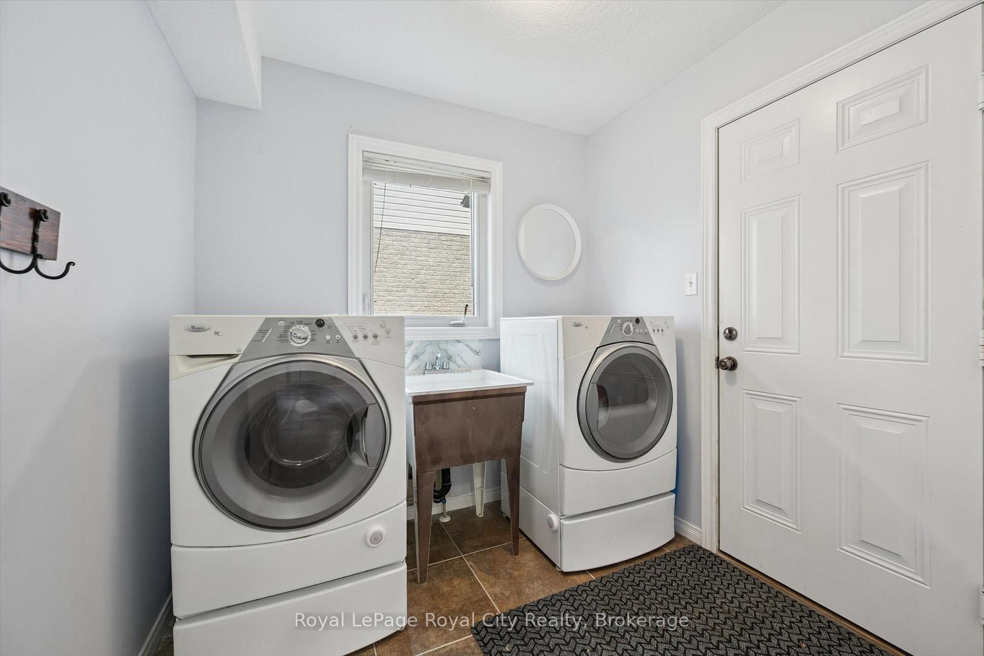 Photo 39 of 138 Flanders Road, Waterloo, Breslau — HOMEH